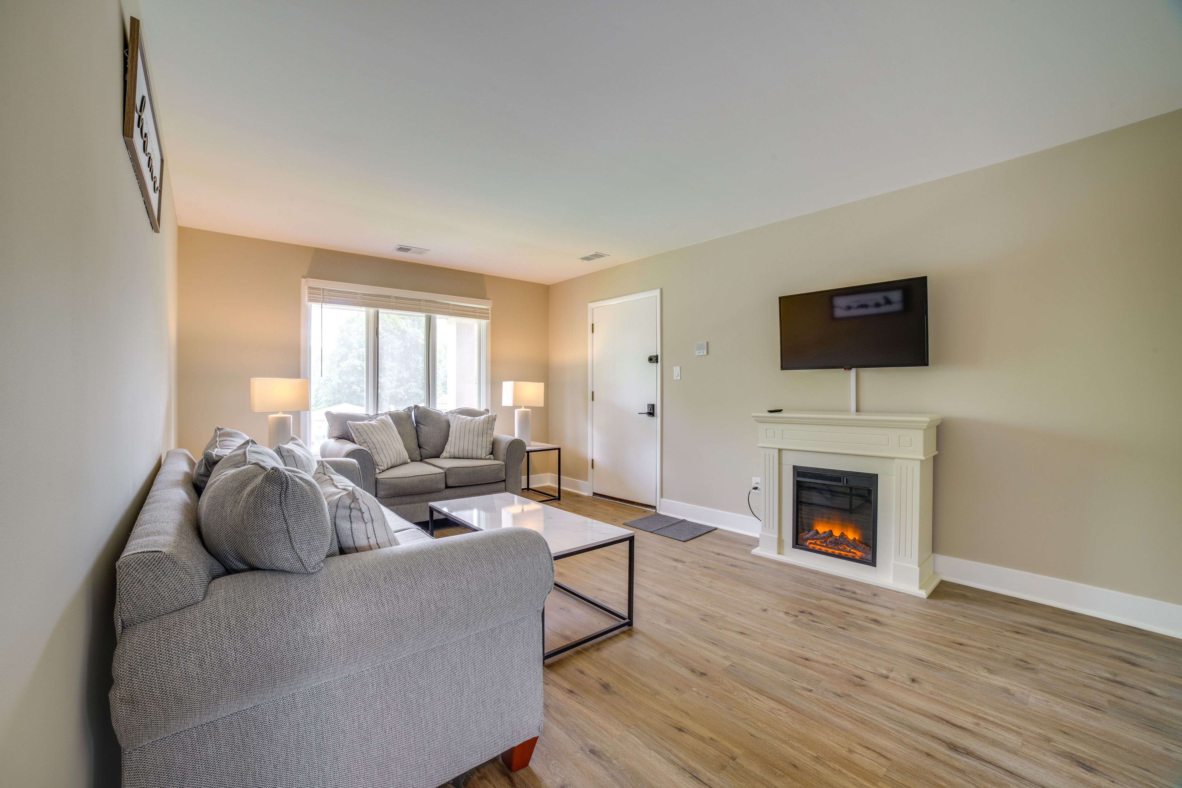 2nd-Floor Condo | Free WiFi | Central A/C & Heat