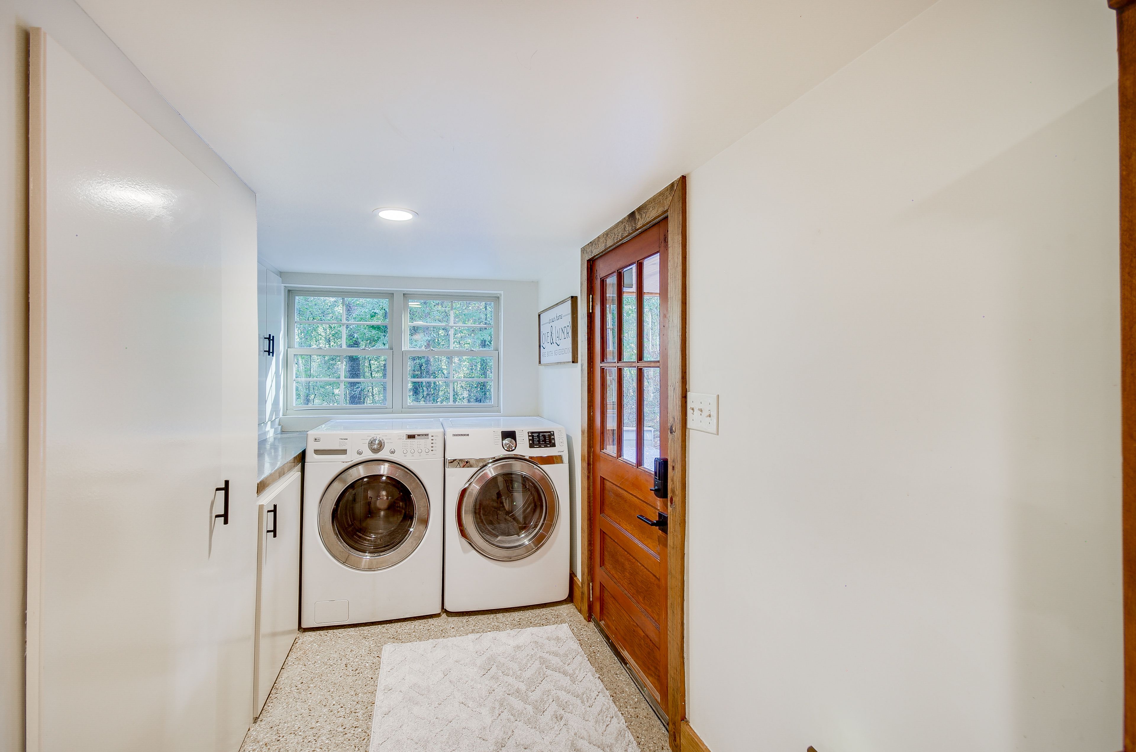 Laundry Area | Washer/Dryer | Hangers | Iron/Board | Trash Bags/Paper Towels