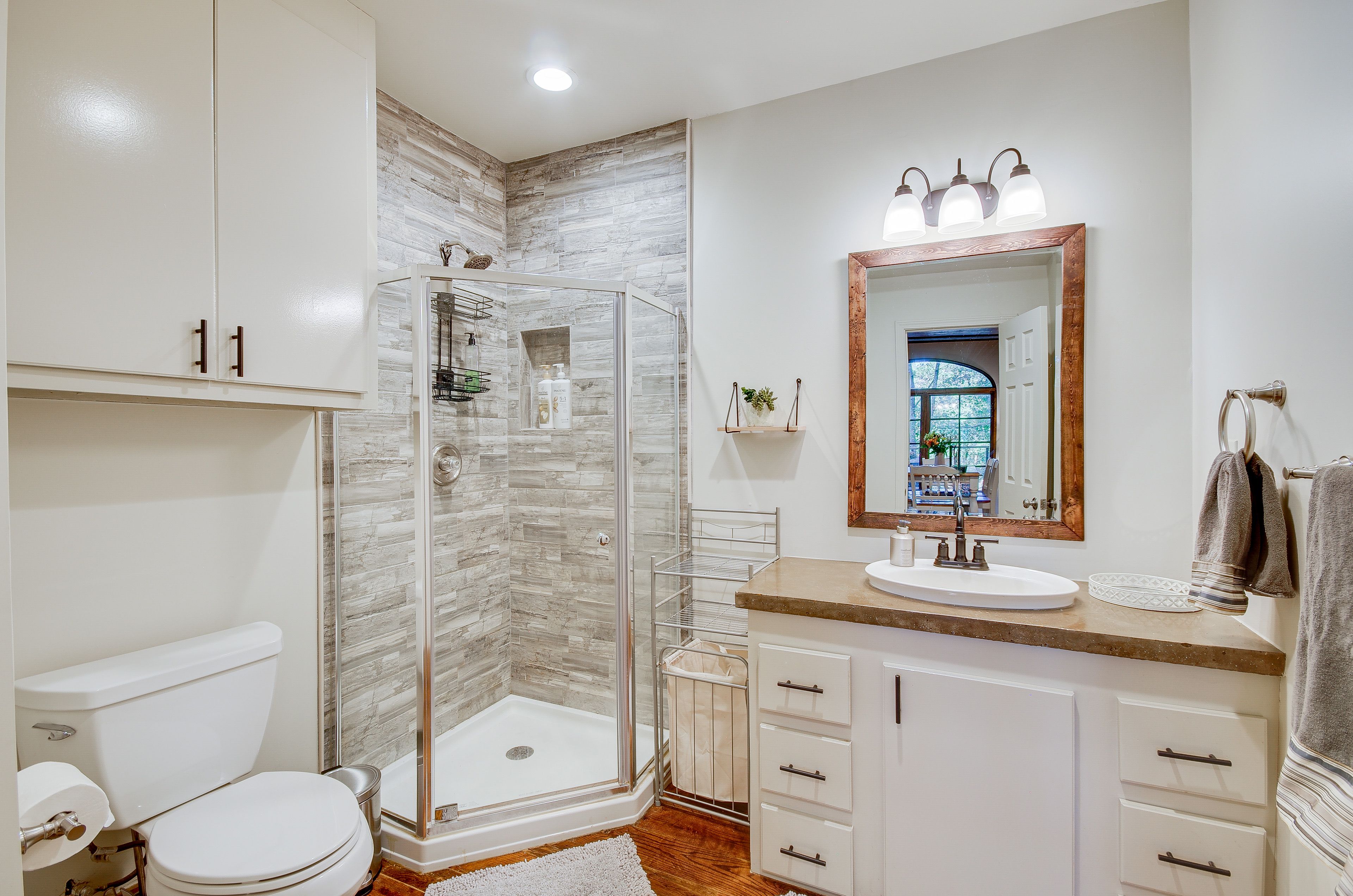 Full Bathroom | Walk-In Shower | Complimentary Toiletries | Towels Provided
