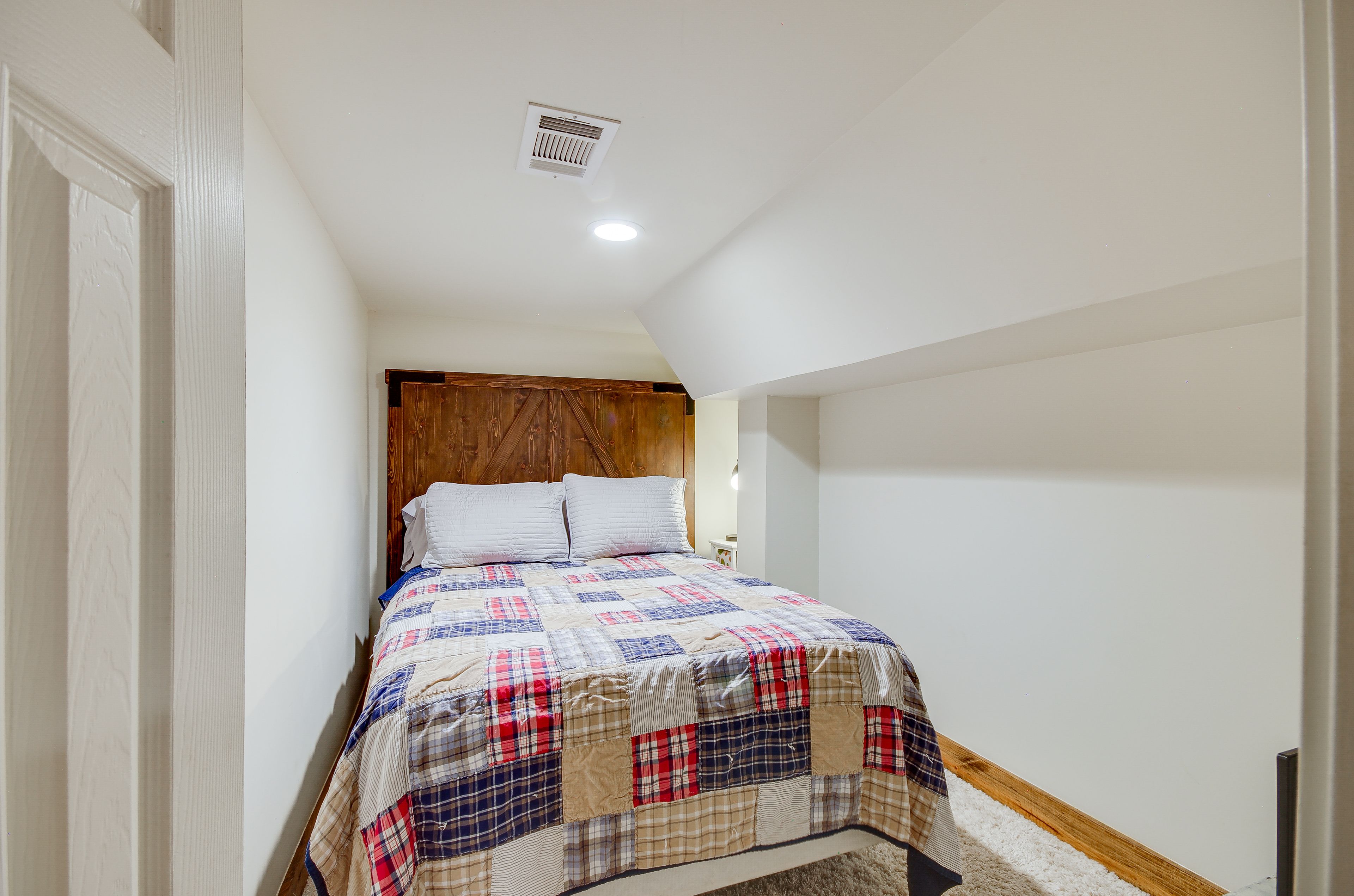 Bedroom 2 | Full Bed