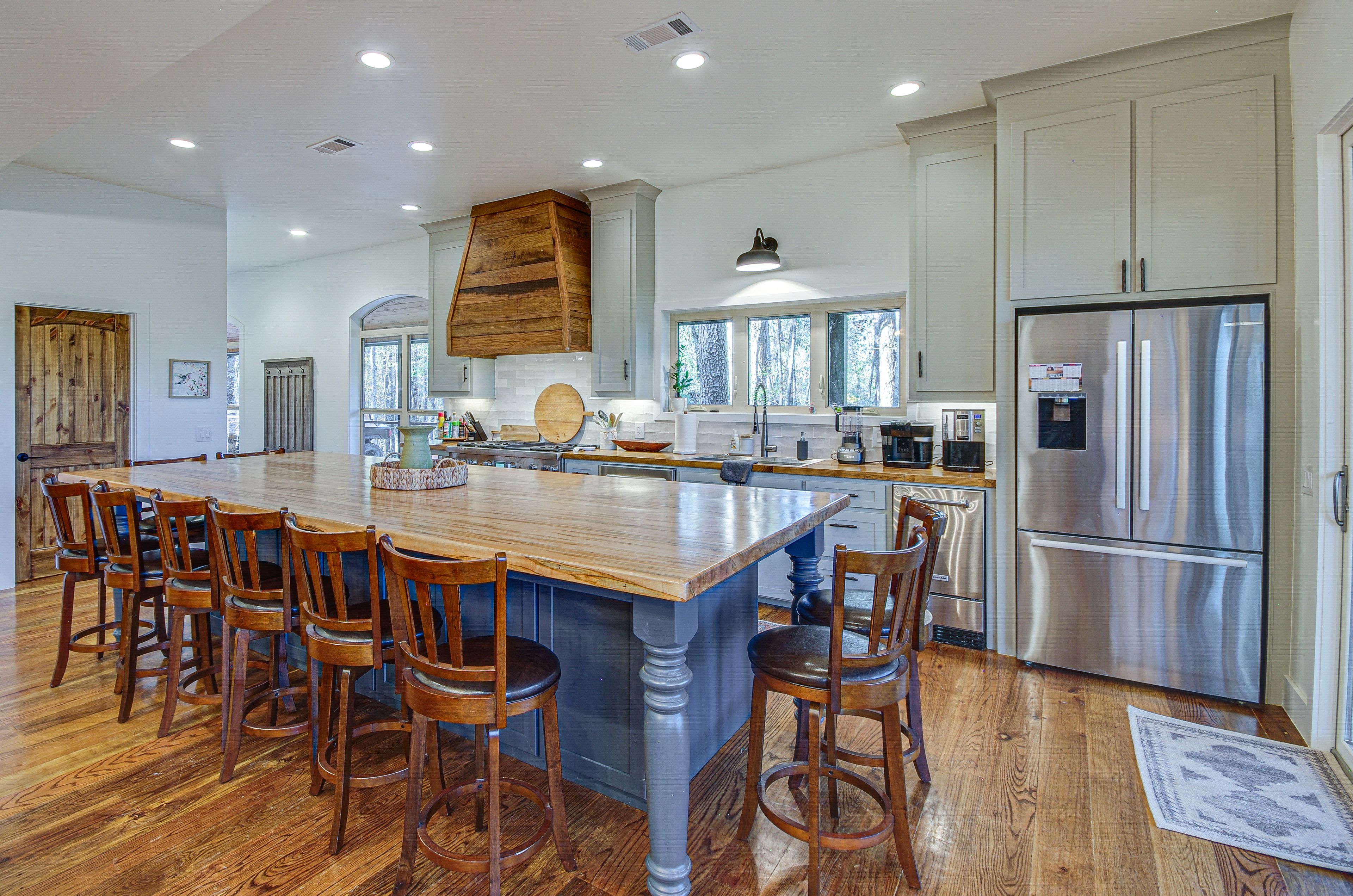 Kitchen | 2 Ovens | 2 Dishwashers | 2 Coffee Makers