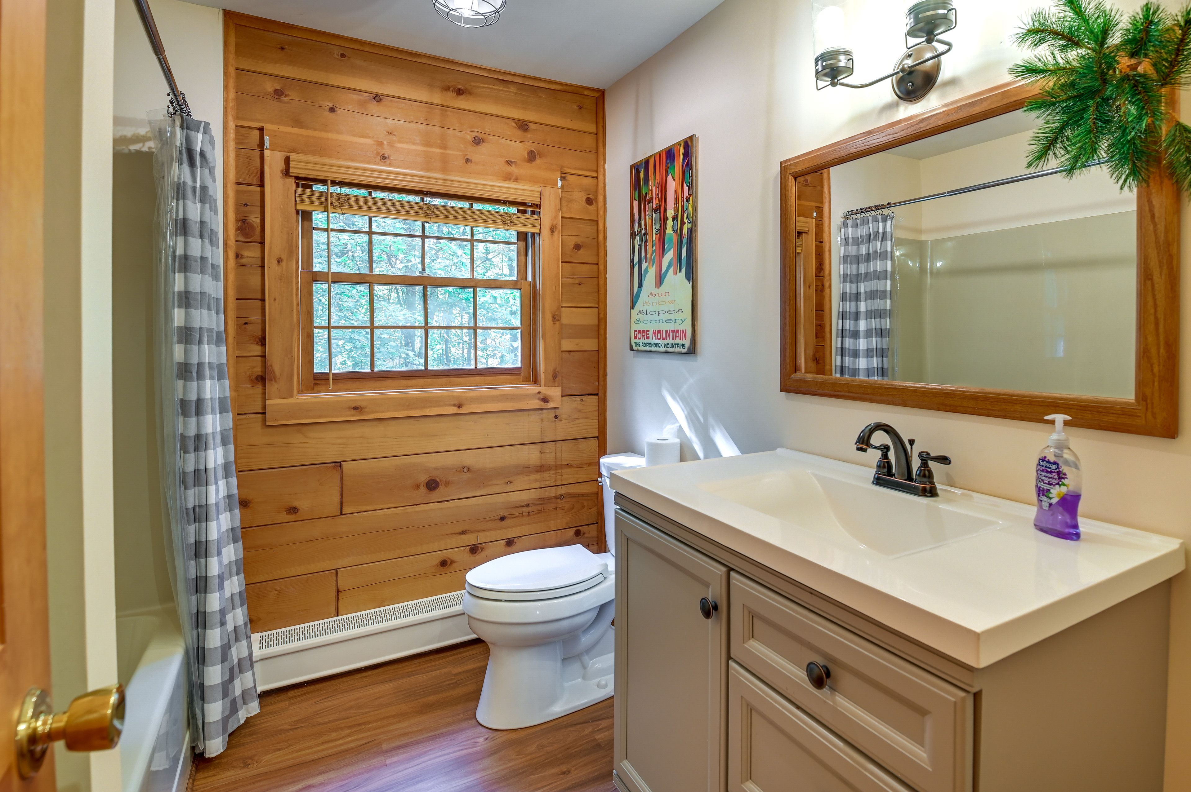 Full Bathroom