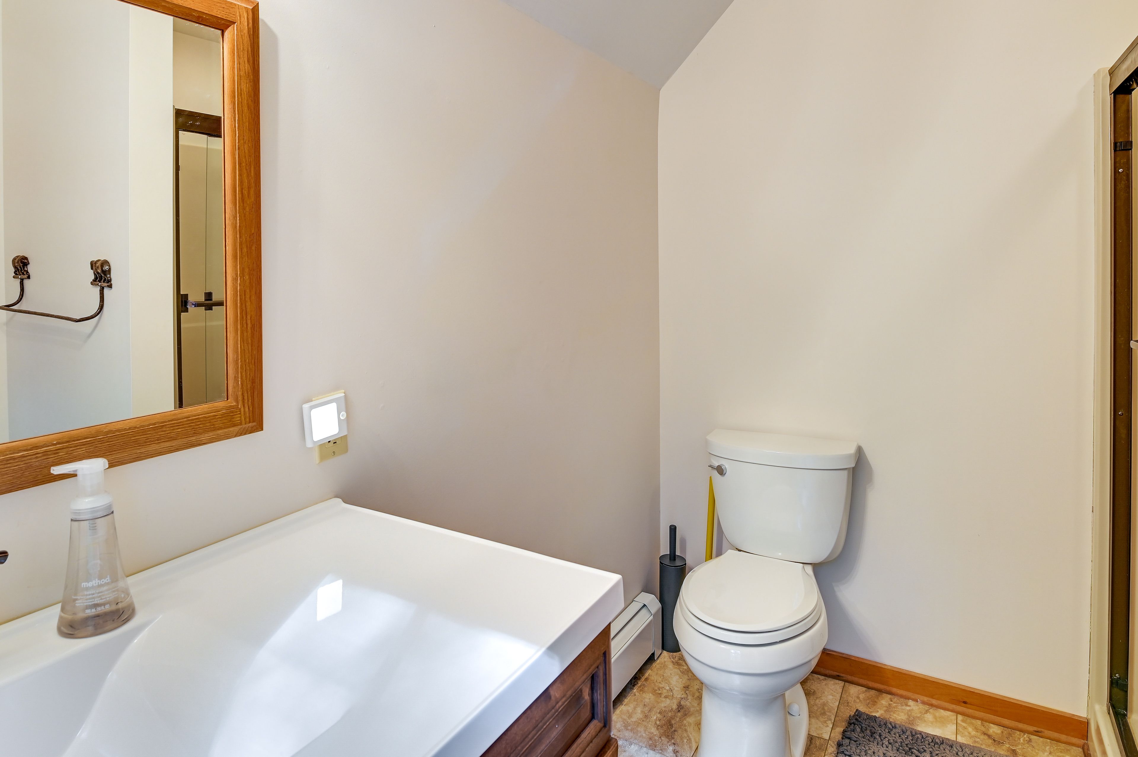 Full Bathroom
