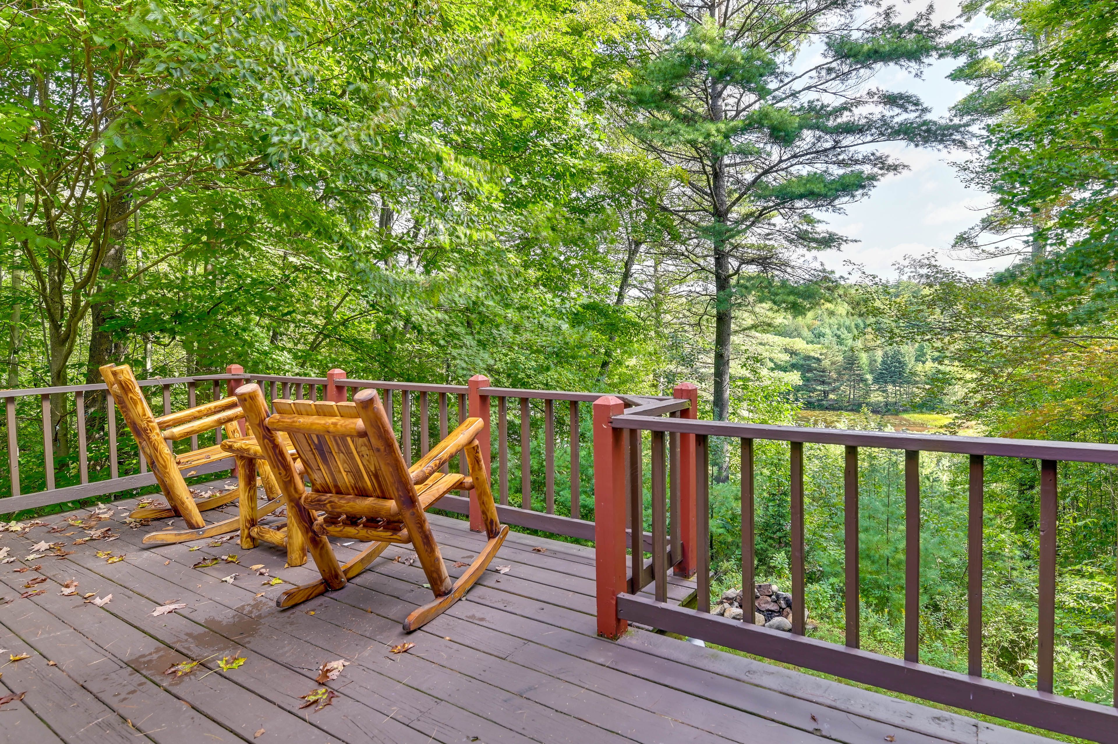 Deck | Pond & Foliage Views