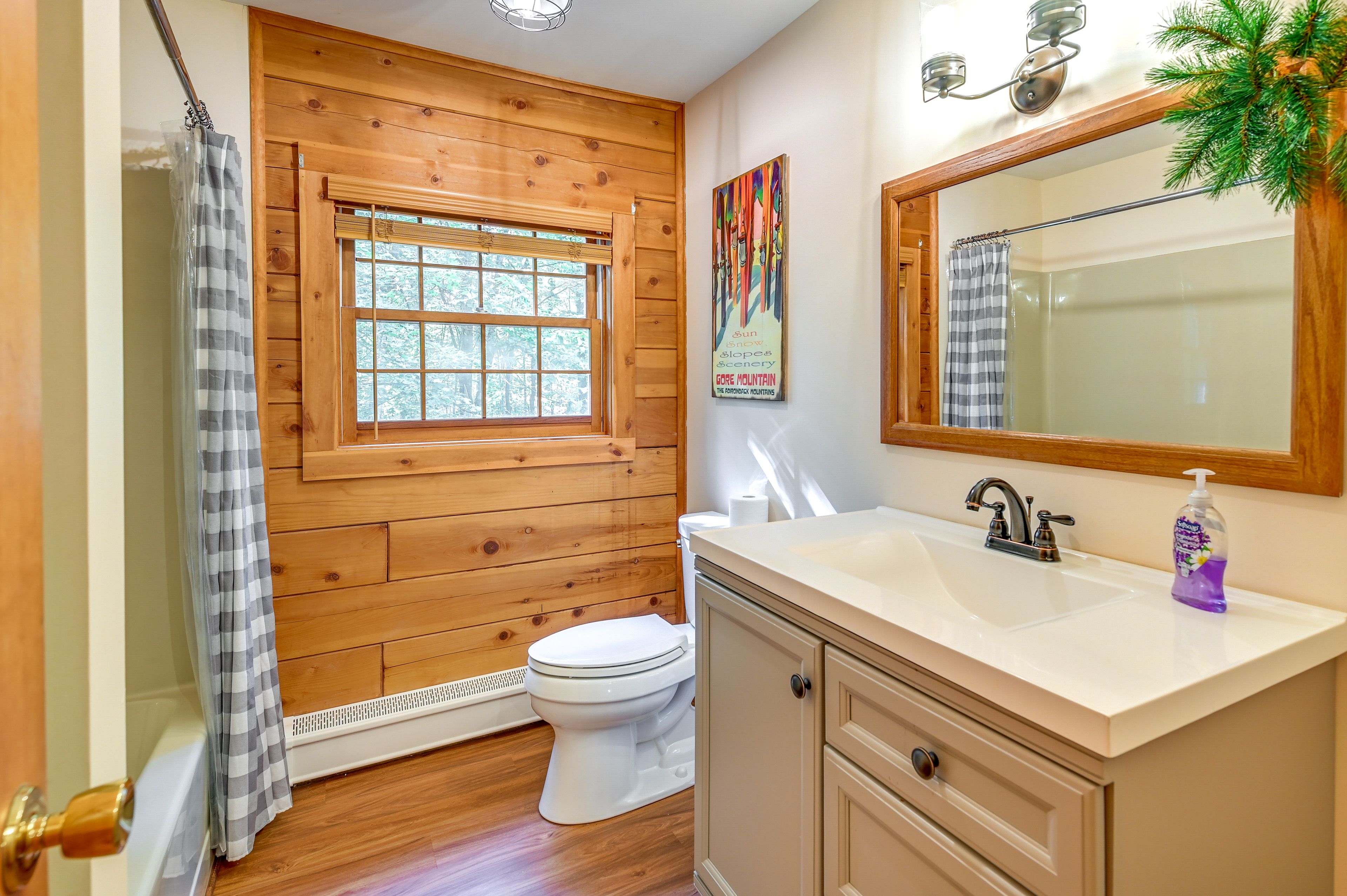 Full Bathroom