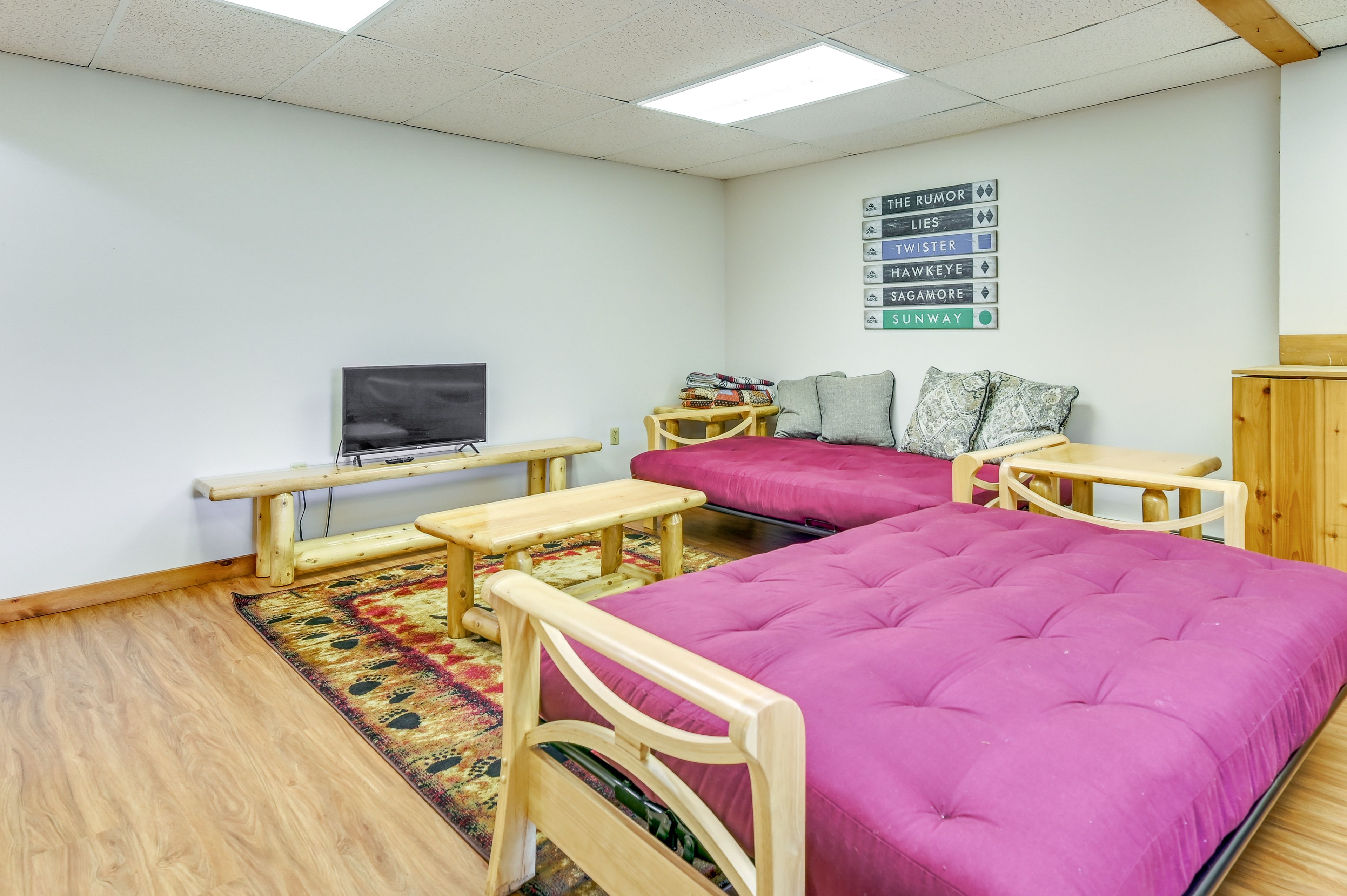 Game Room | 2 Full Futons | Smart TV
