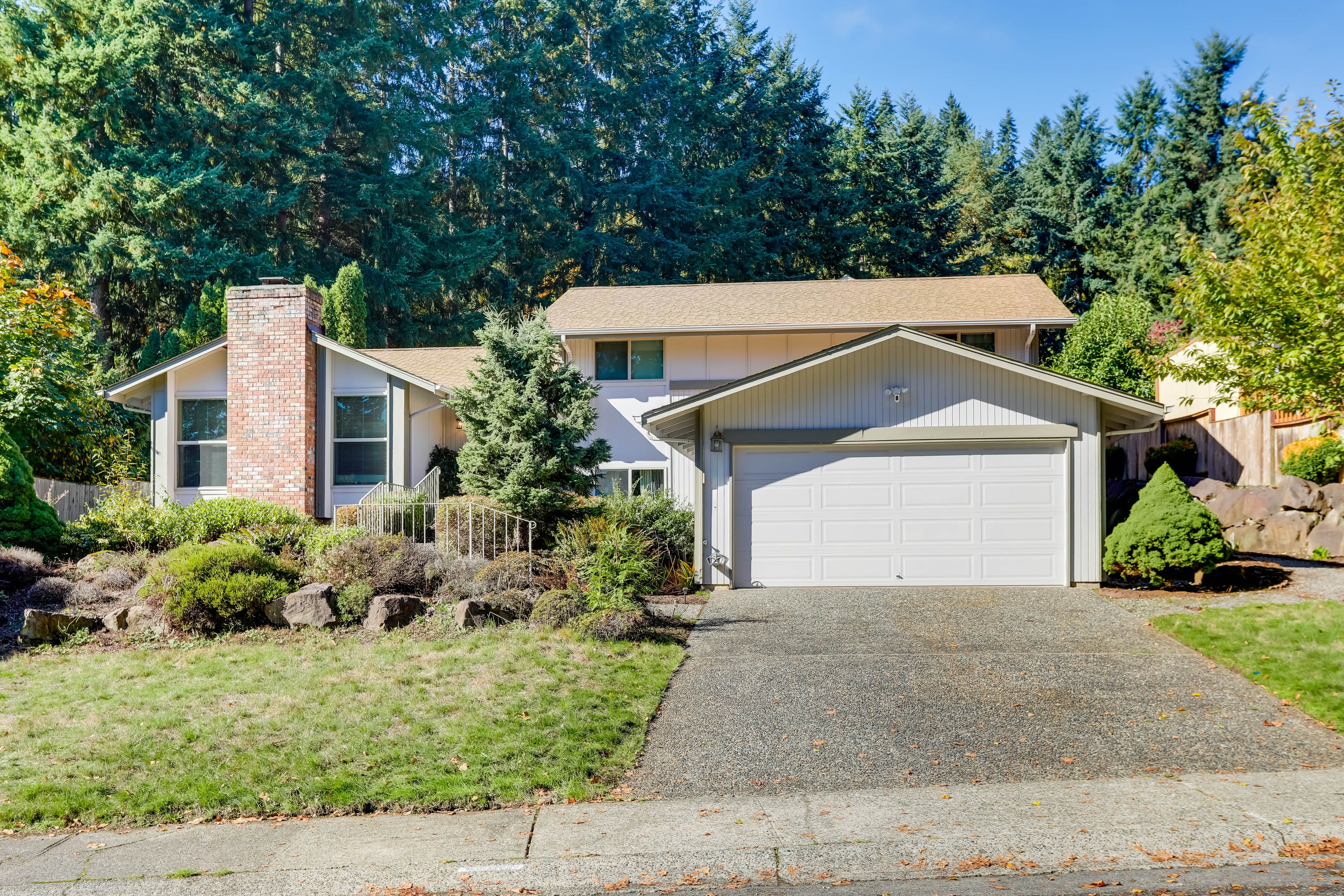 Property Exterior | Driveway (2 Vehicles) | Street Parking