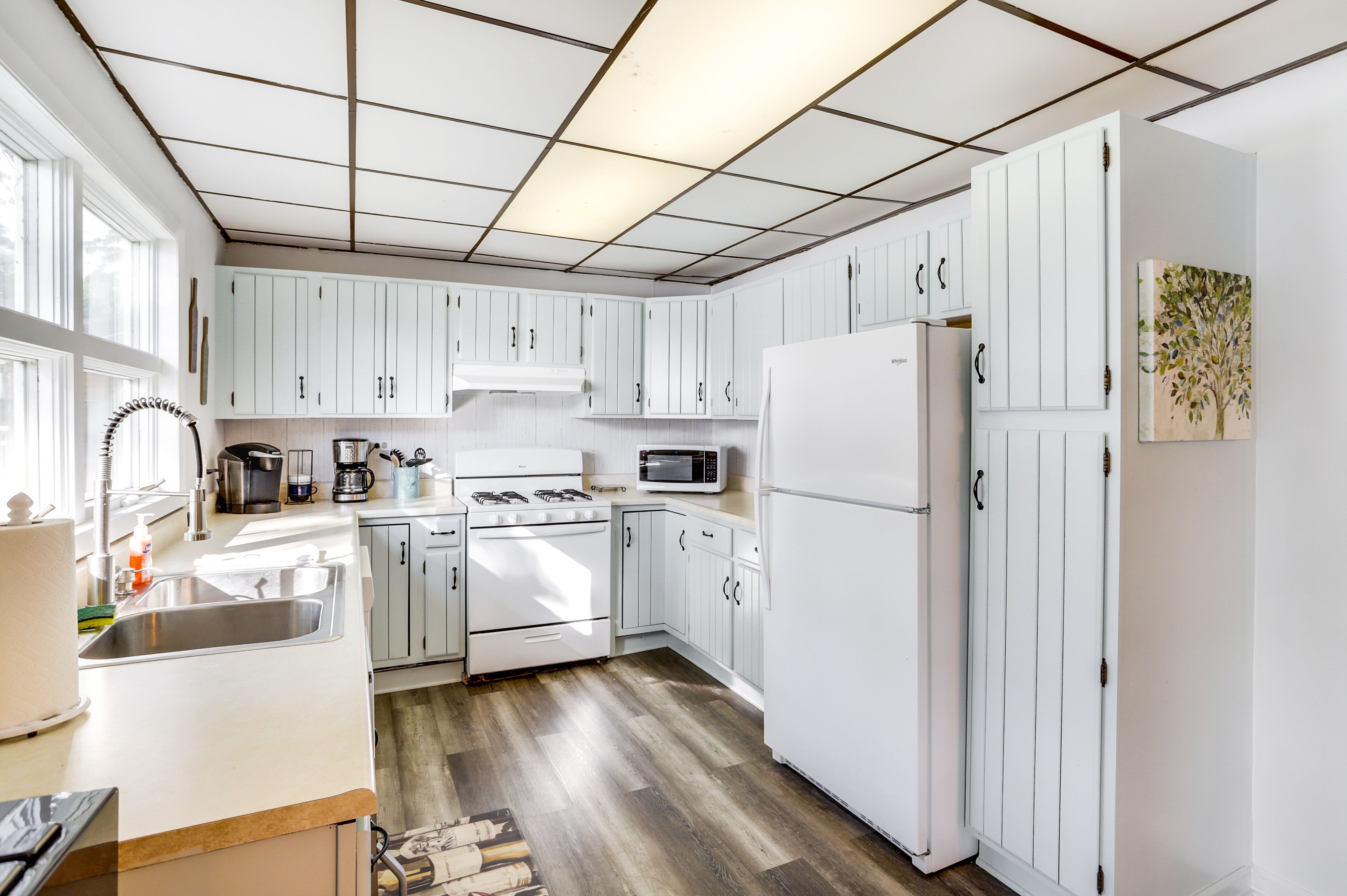 Kitchen | Cooking Basics | Coffee Maker | Paper Towels/Trash Bags Provided