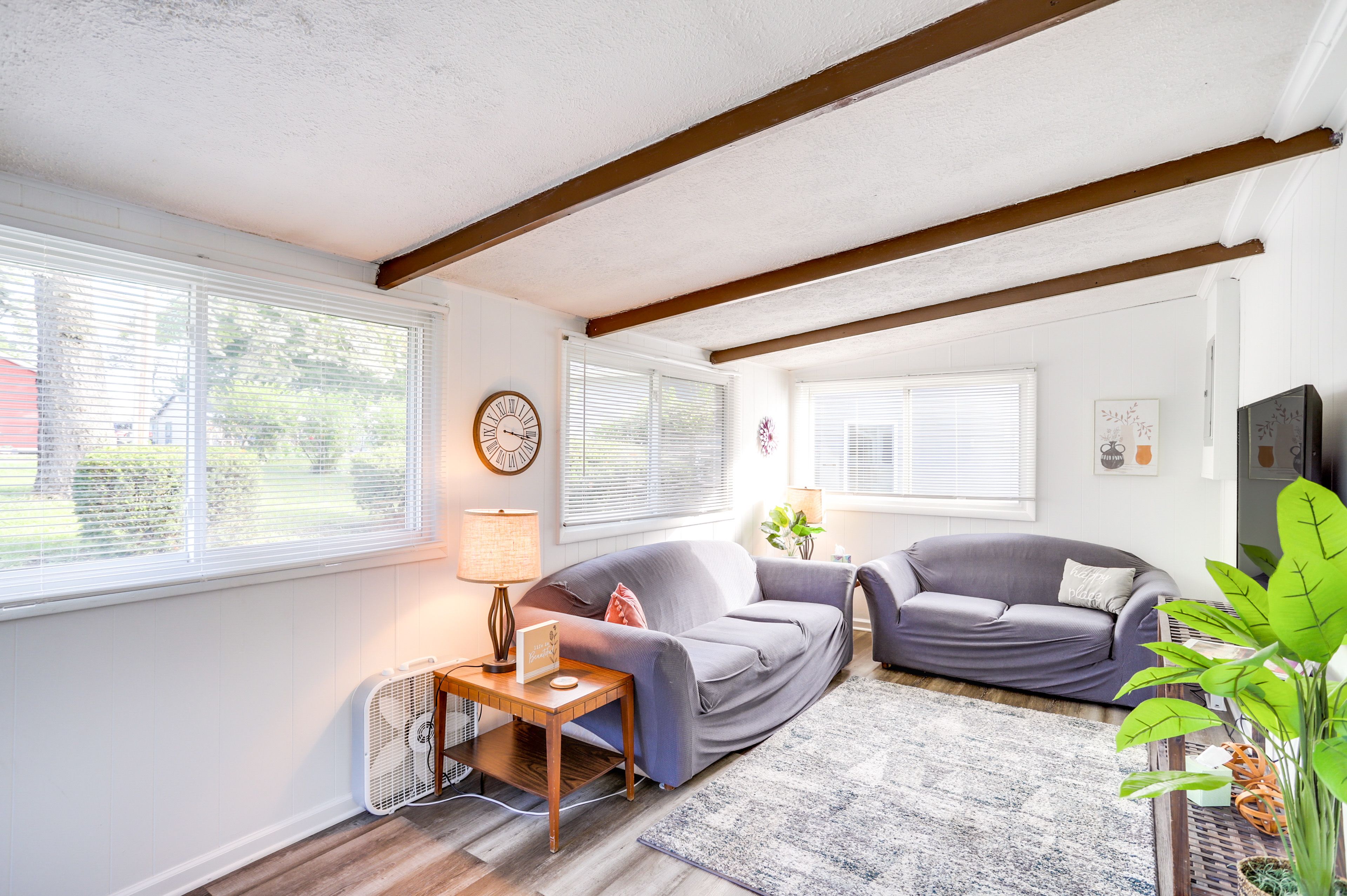 Living Room | Smart TV