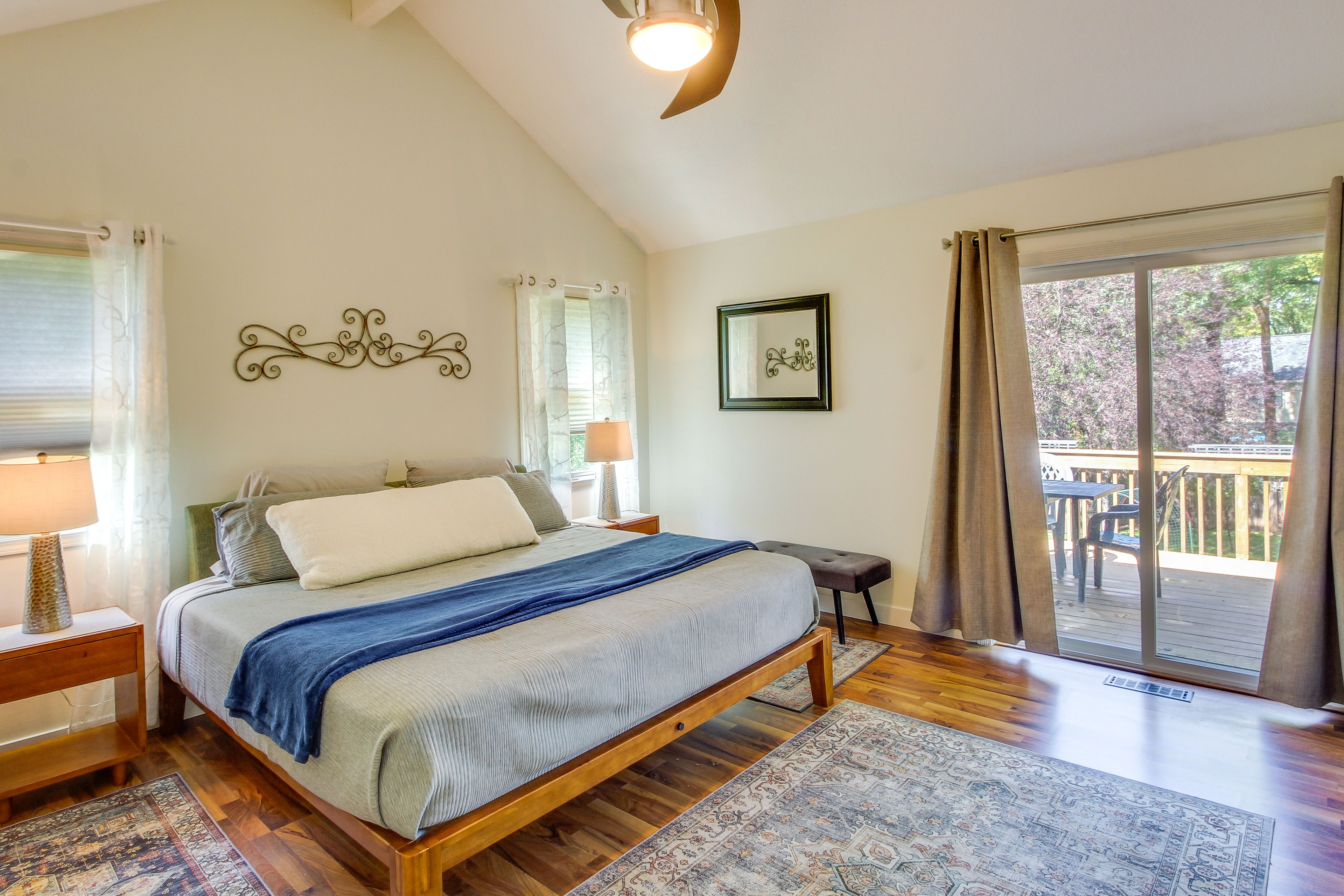 Bedroom 1 | King Bed | En-Suite Bathroom