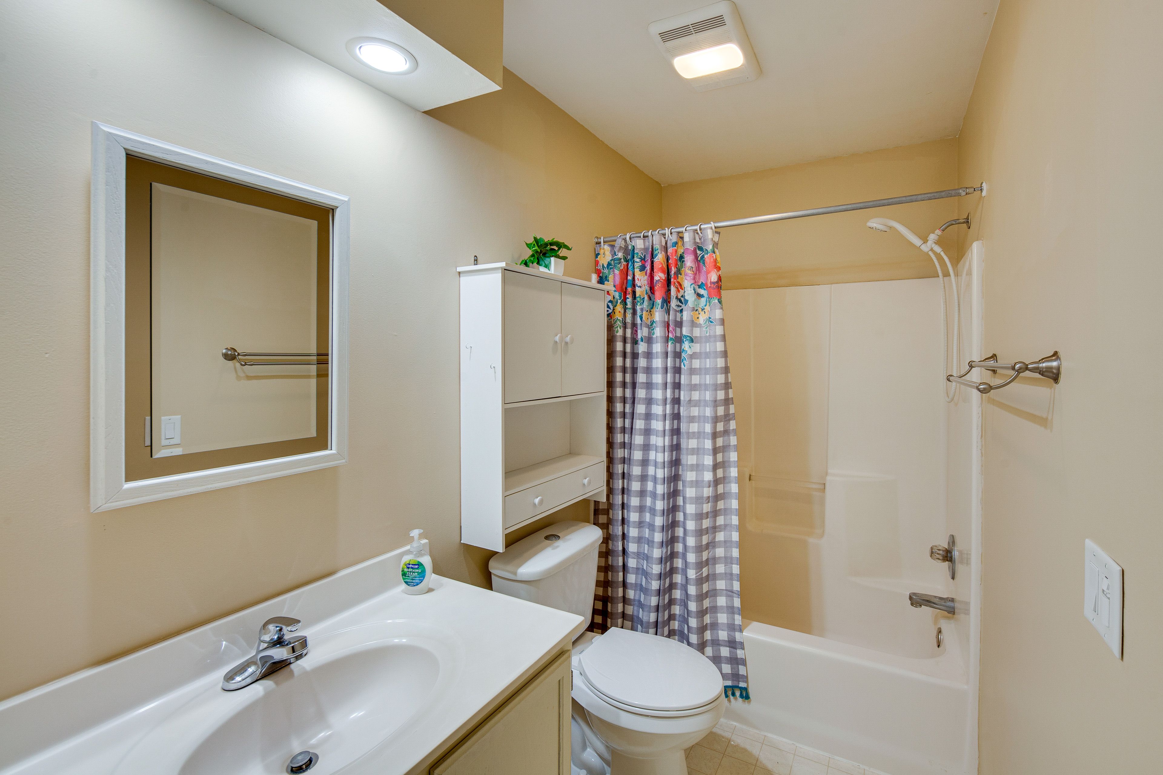 Full Bathroom