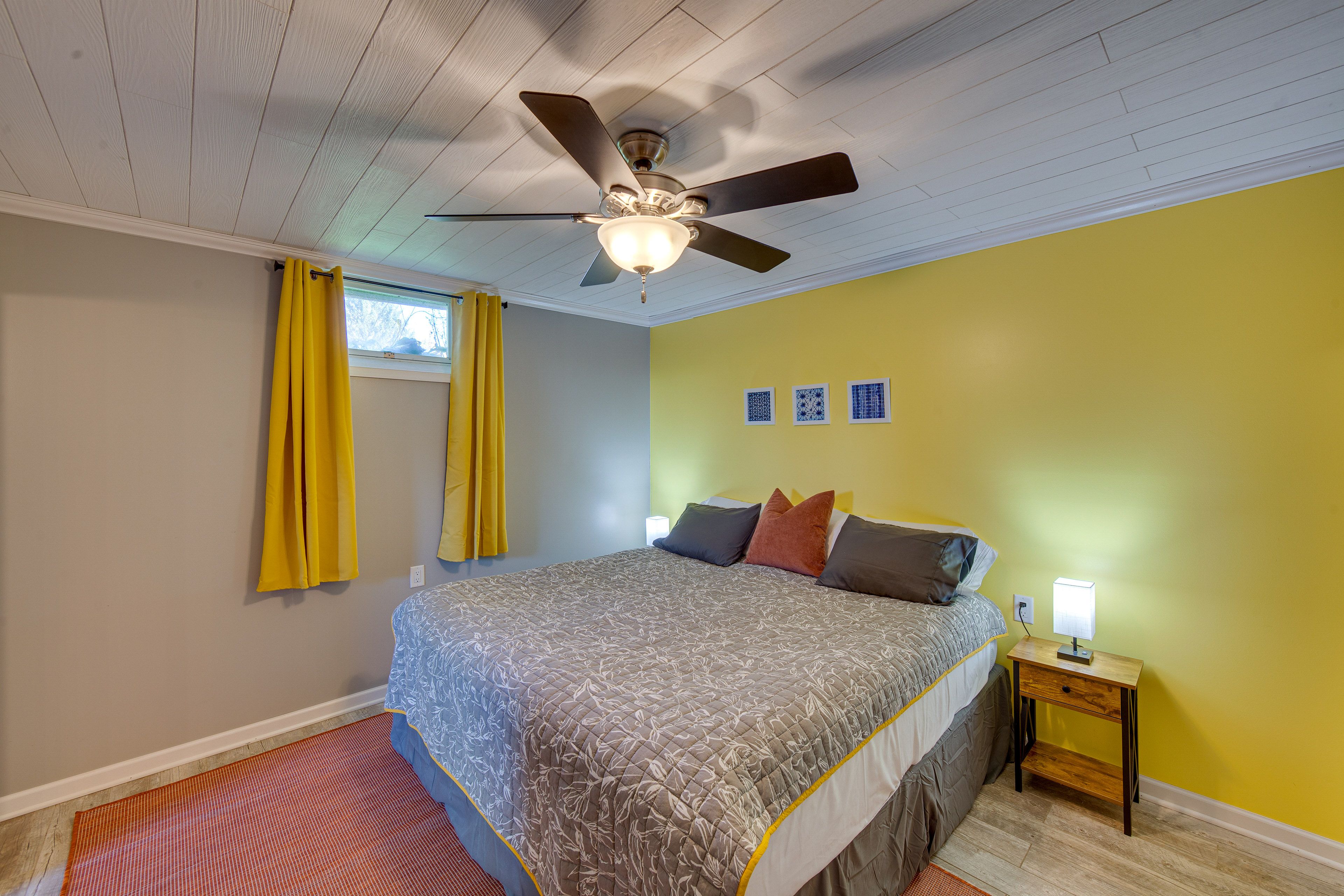 Bedroom 3 | Queen Bed