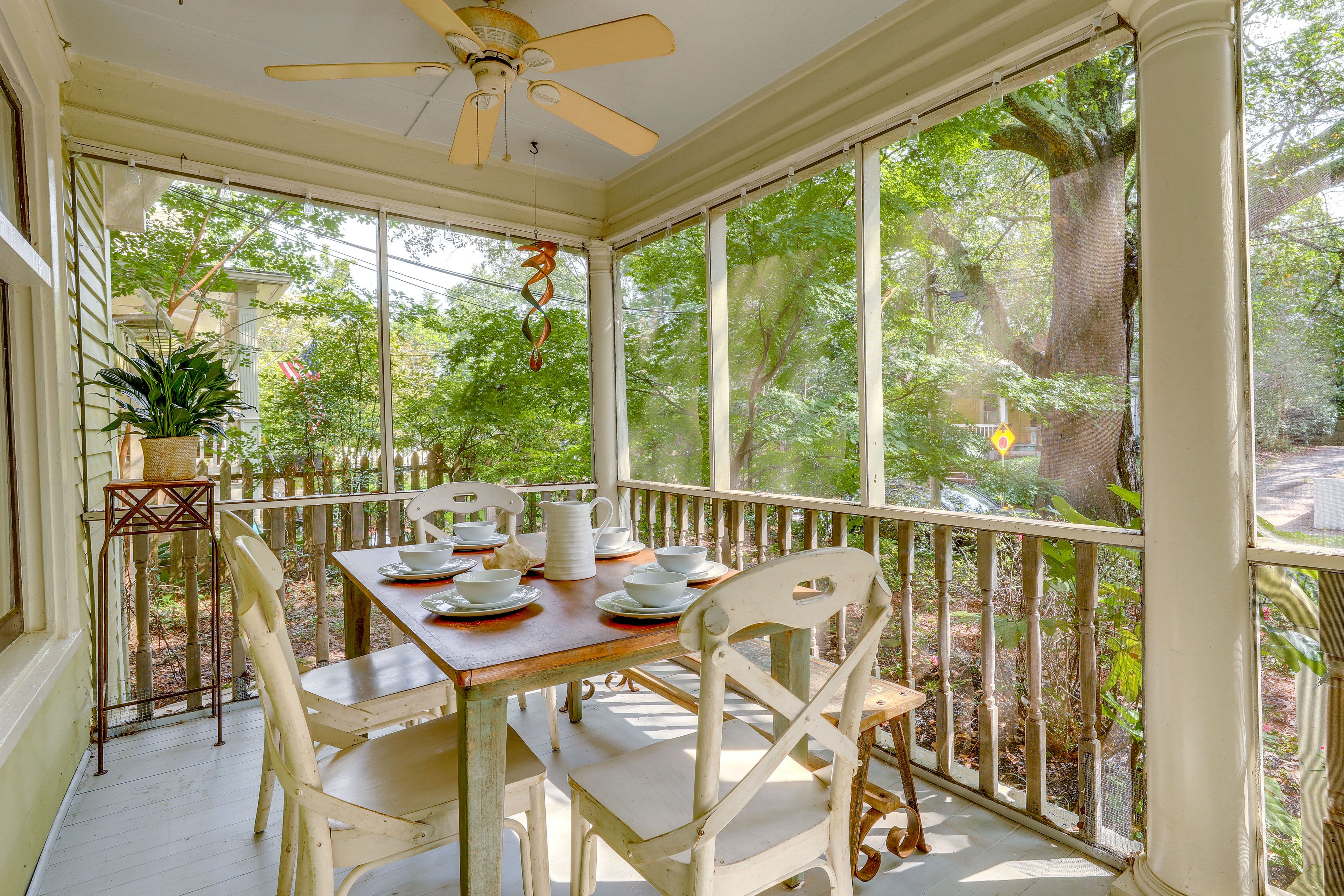 Private Screened Porch