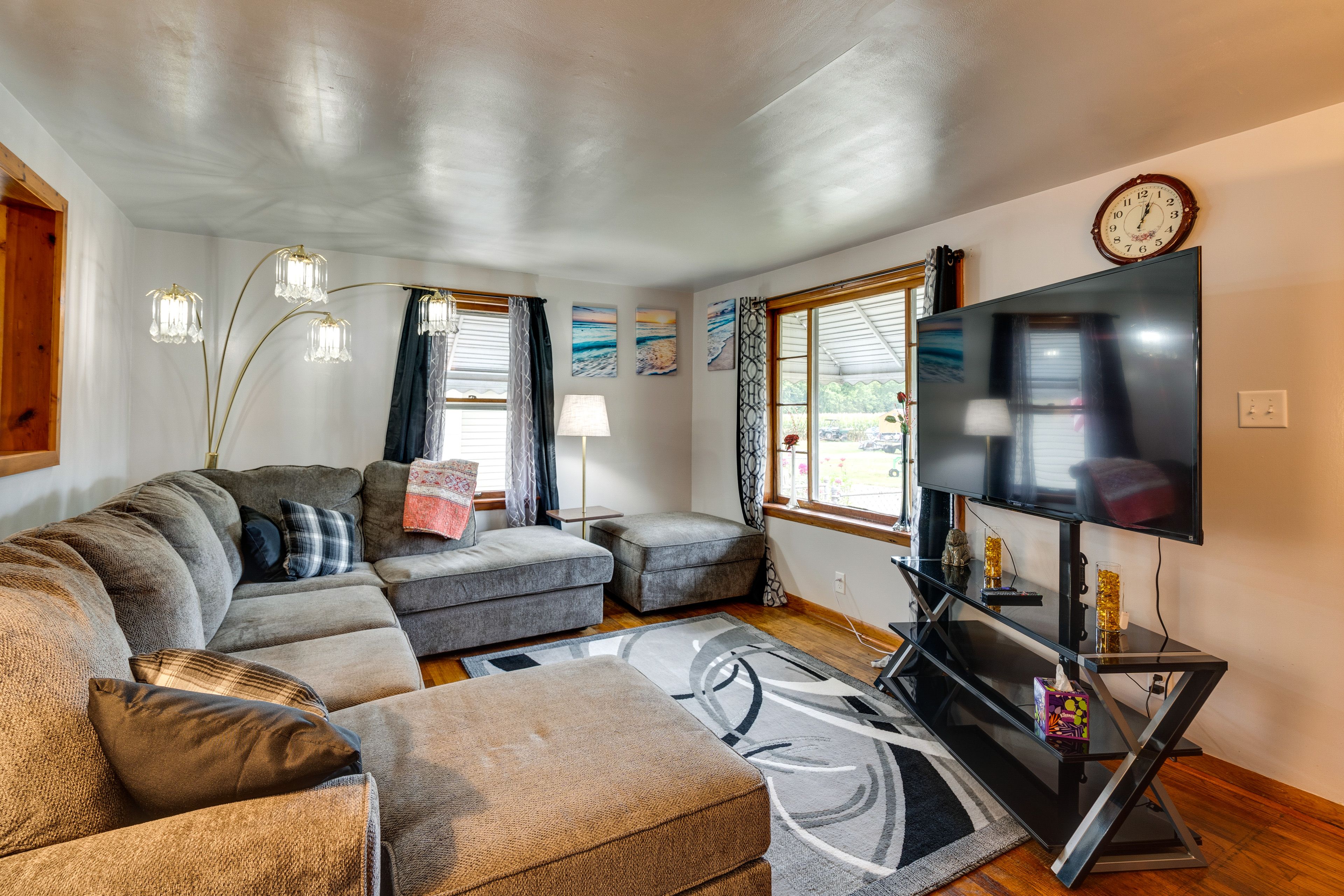 Buckeye Lake Vacation Rental | 2BR | 1BA | 800 Sq Ft | 4 Exterior Steps Required