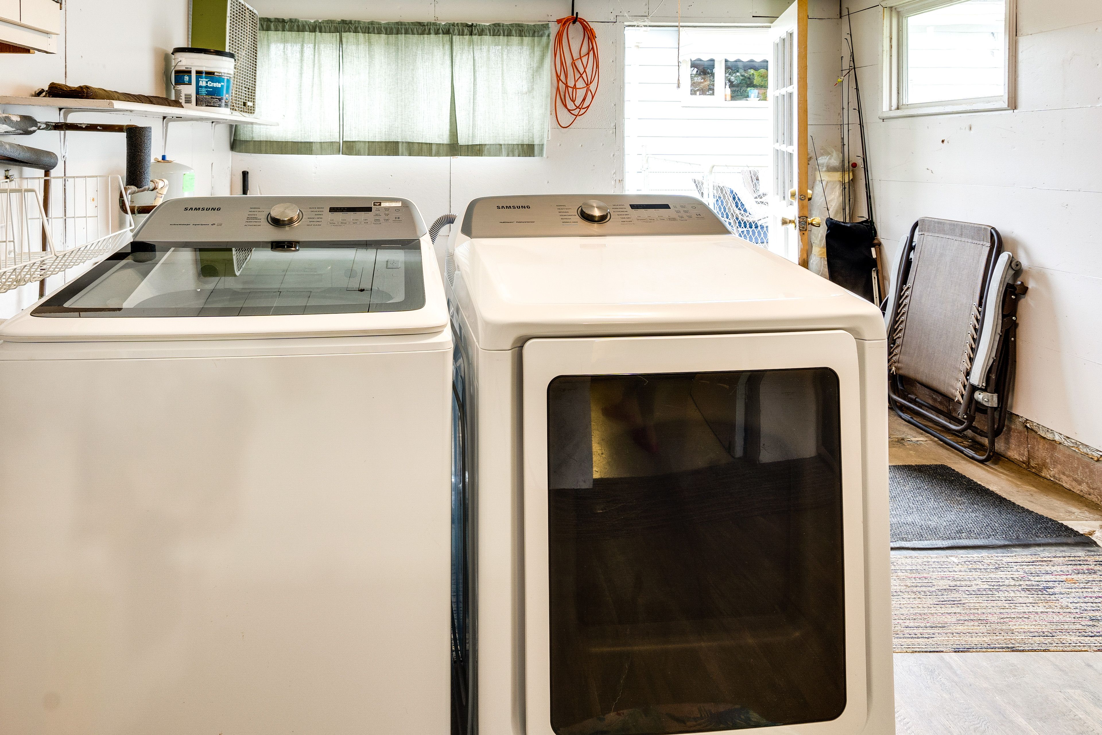Laundry Area | Washer/Dryer | Hangers | Iron/Board | Trash Bags/Paper Towels