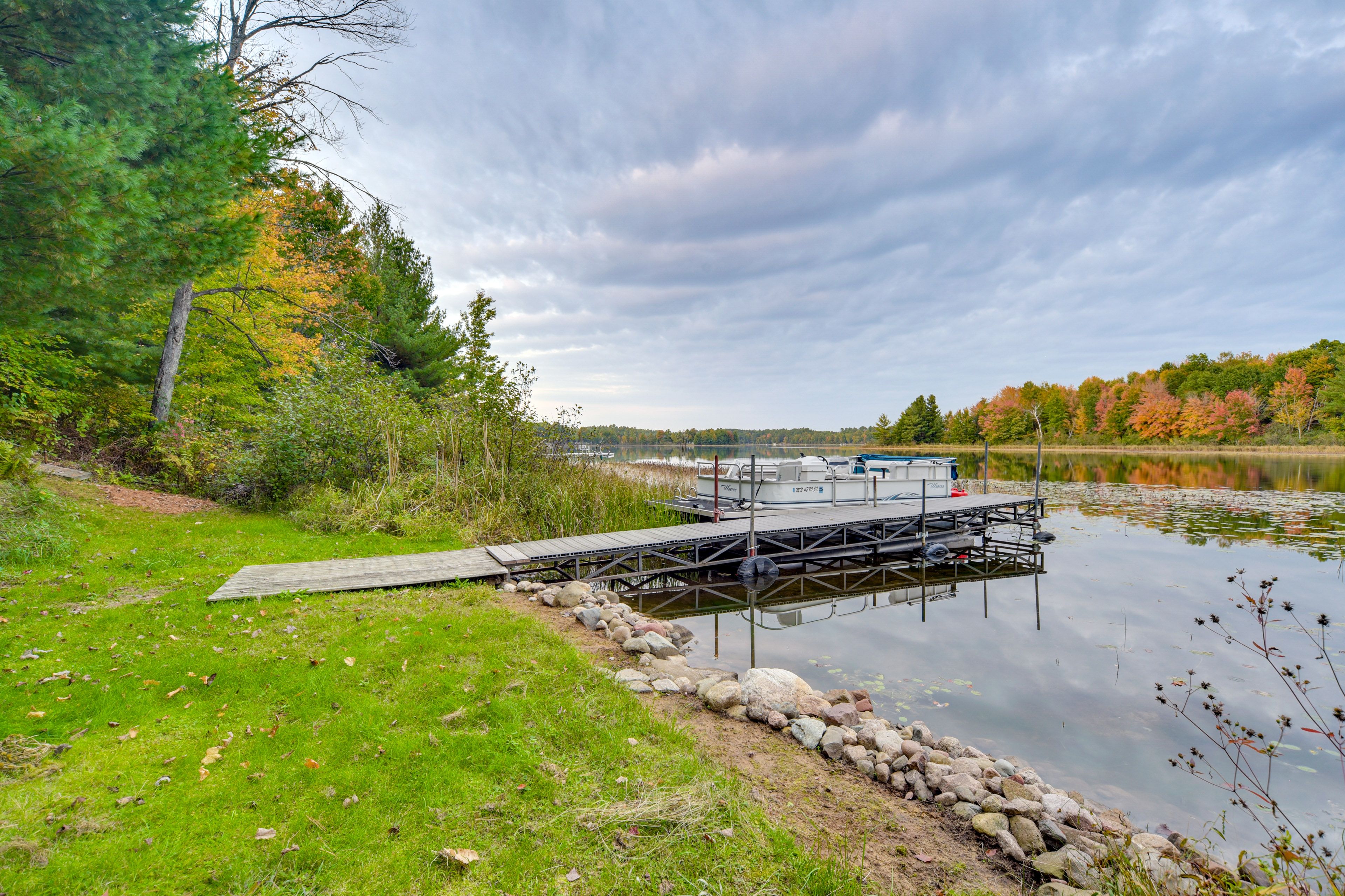 Warner Lake Access | Boat Dock | Complimentary Kayaks