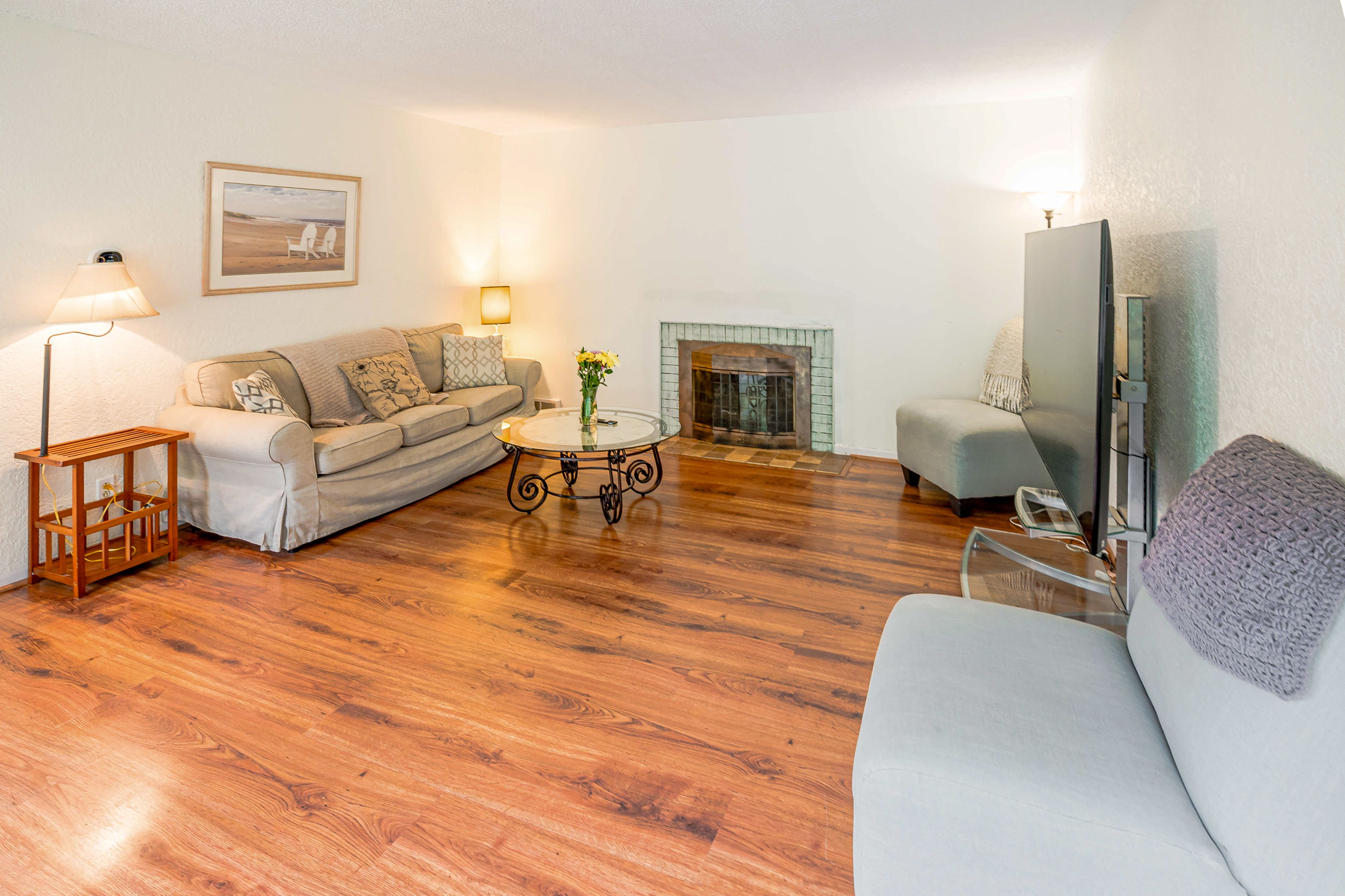 Living Room | Smart TV | Free WiFi