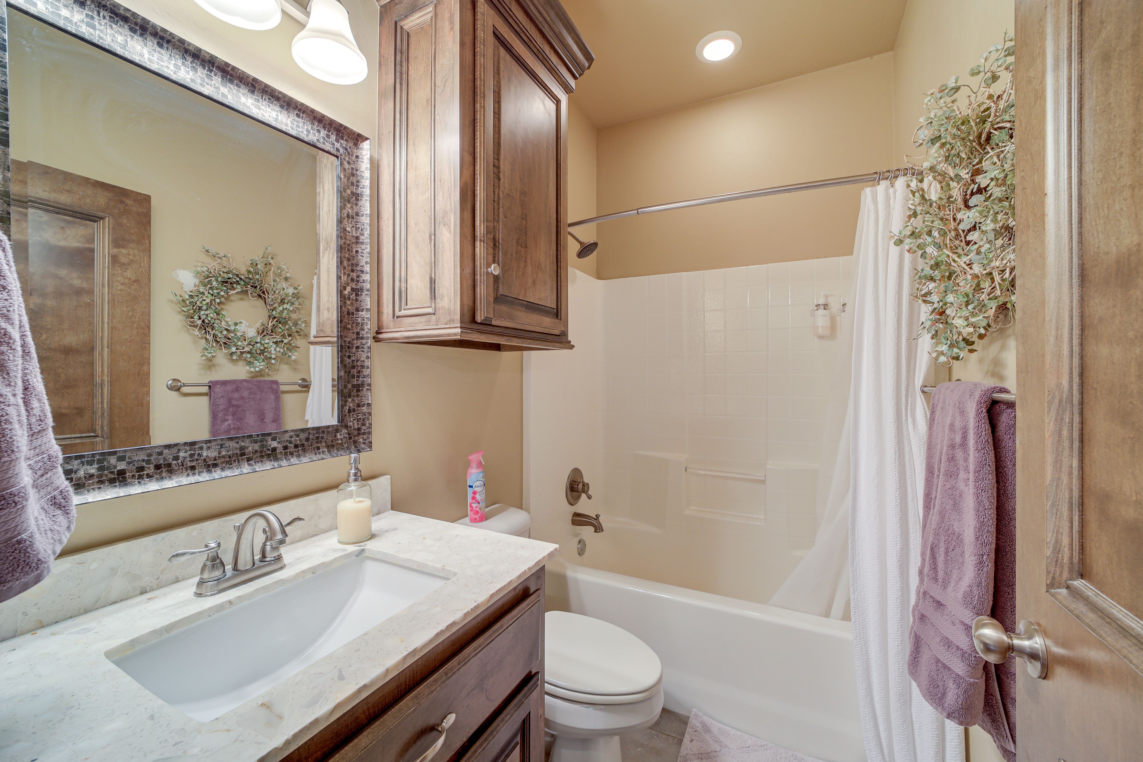 Full Bathroom