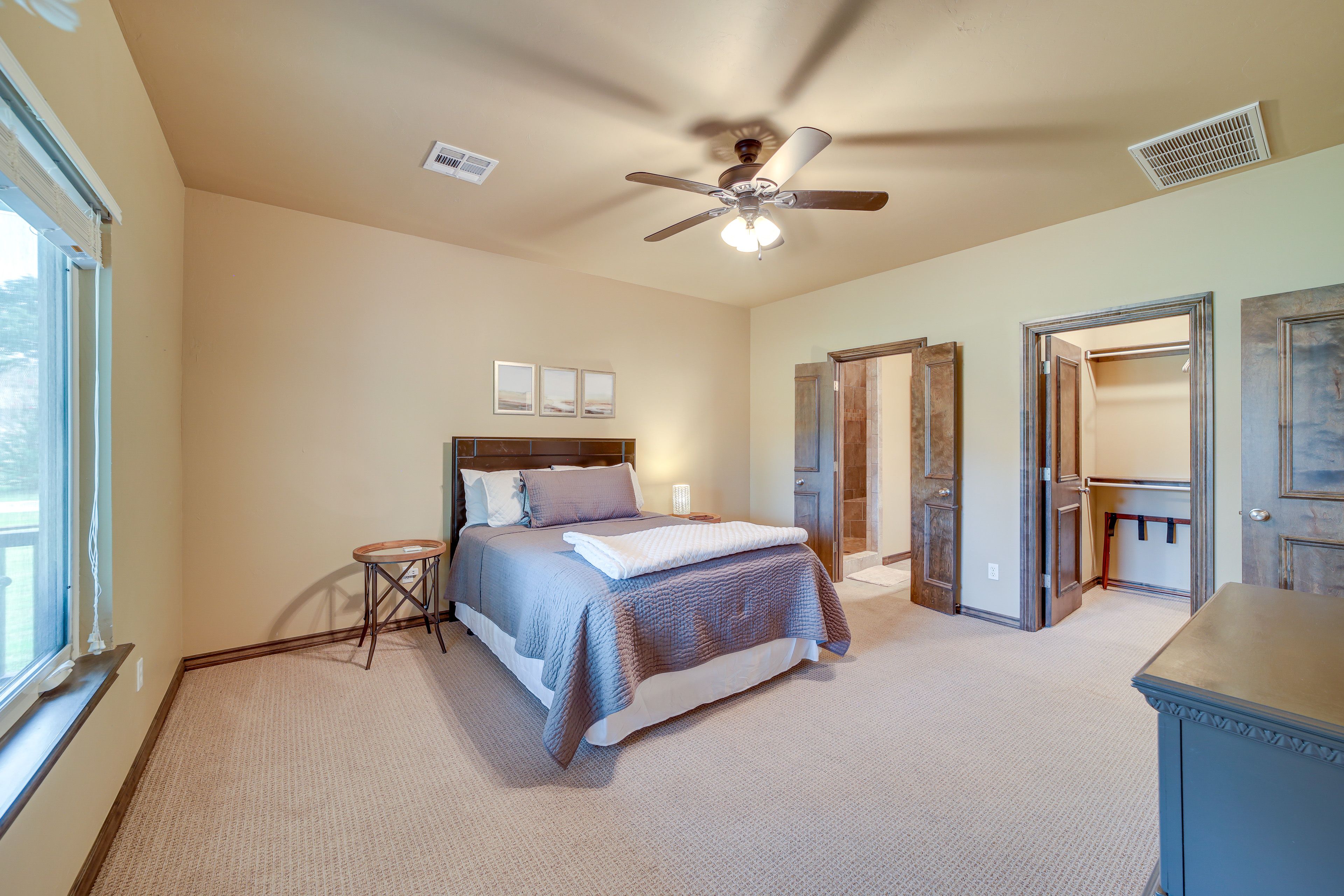 Bedroom 1 | Queen Bed | En-Suite Bathroom