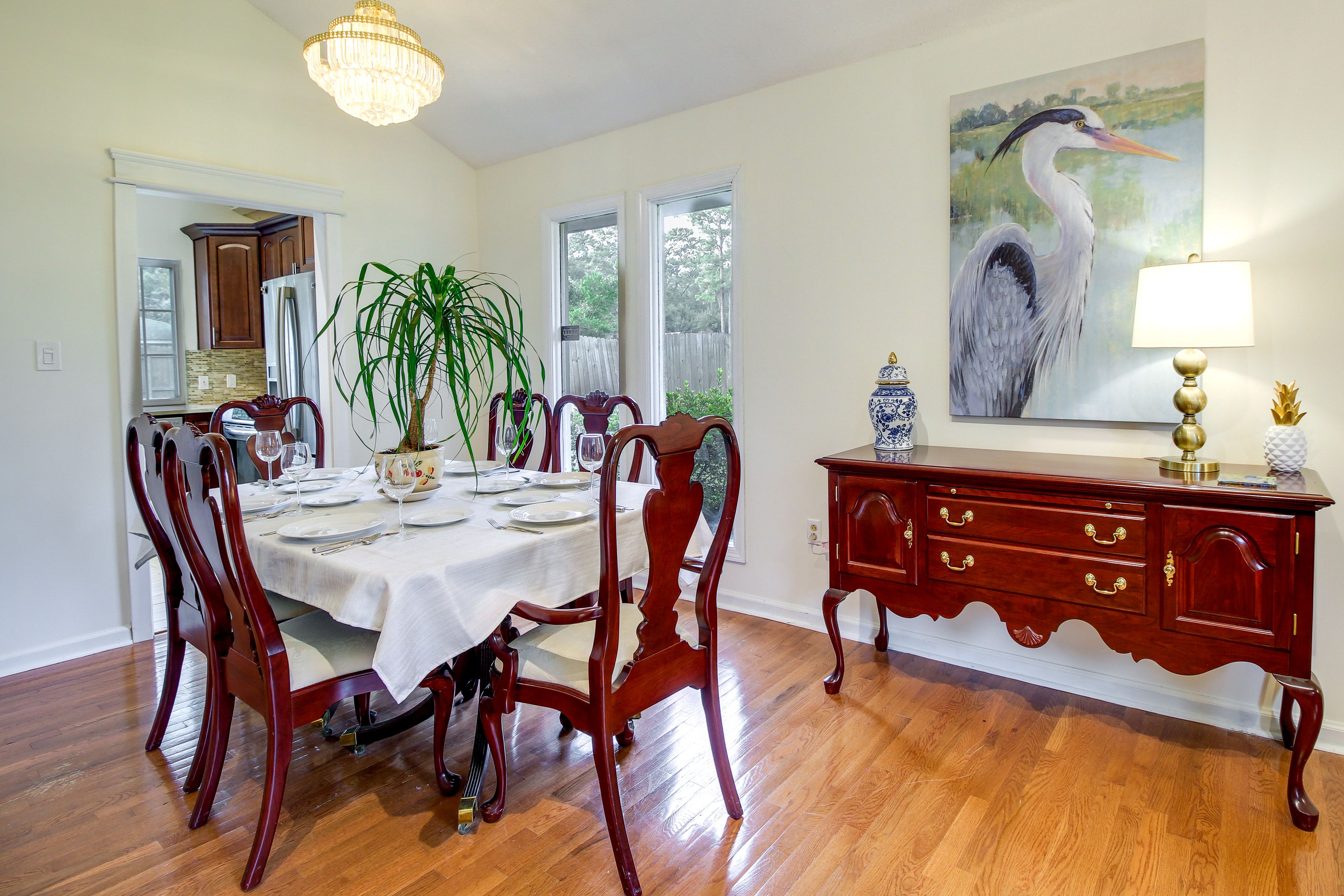 Dining Area | Dining Table | Dishware/Flatware