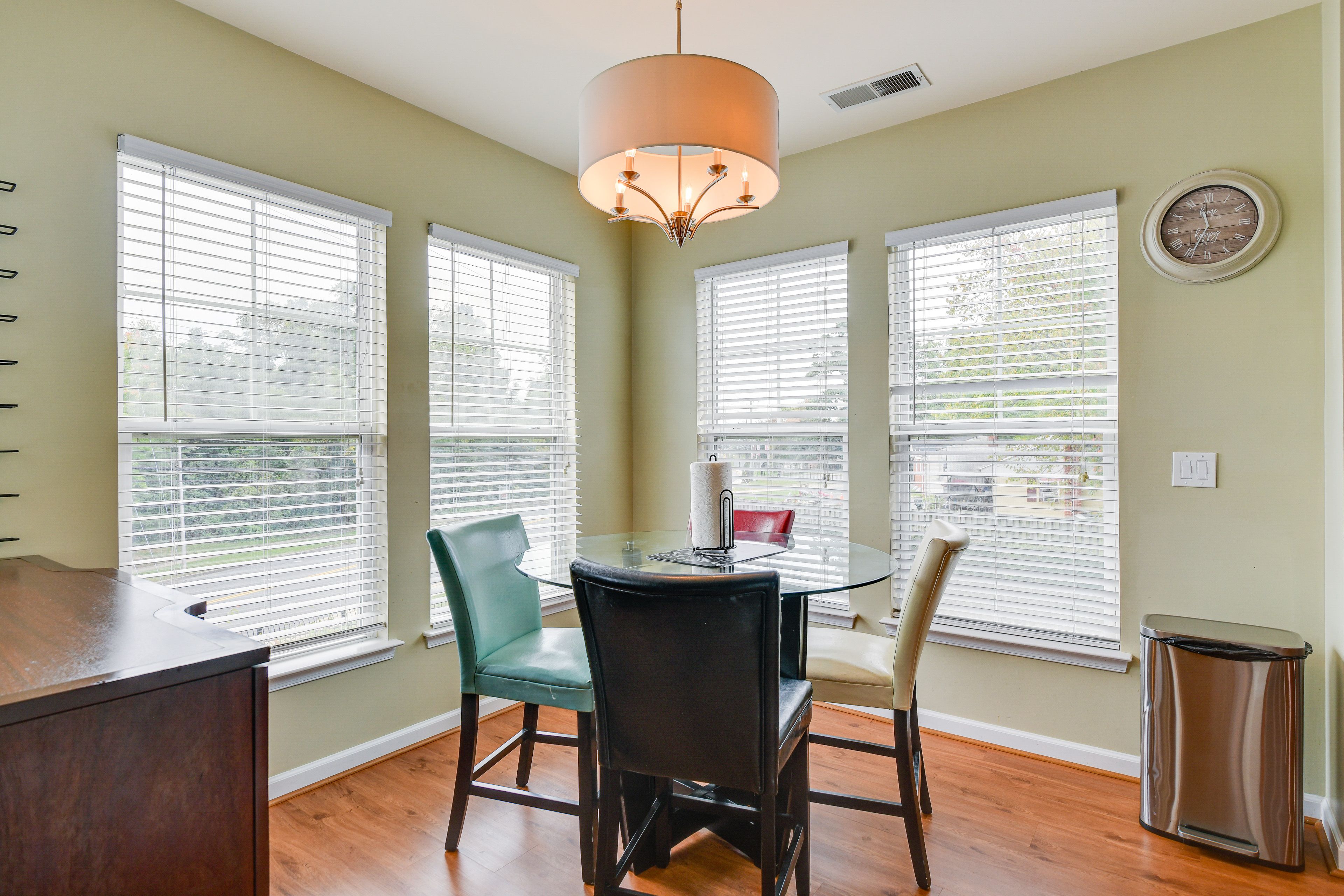 Dining Area | Dishware/Flatware Provided | Free WiFi