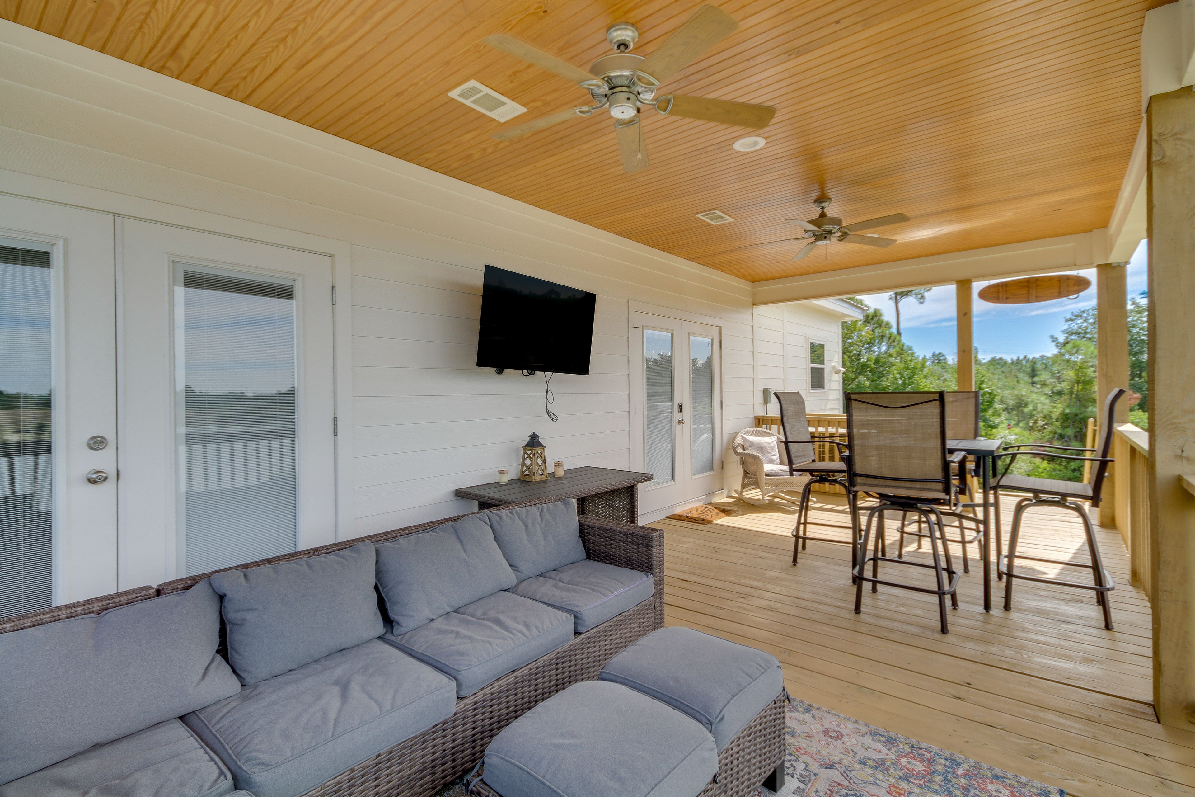 Deck | Outdoor Dining | Gas Grill | Smart TV