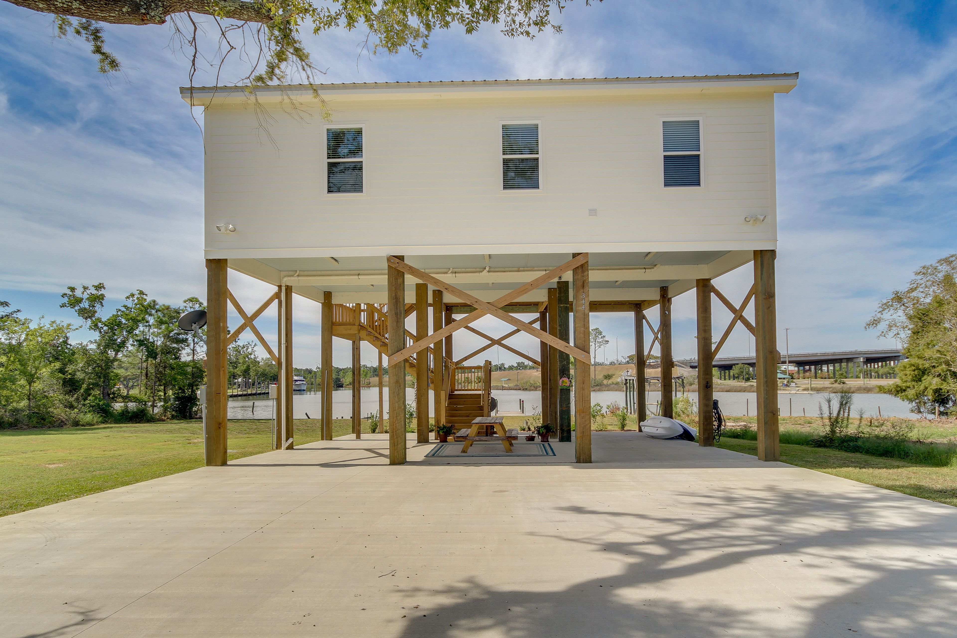 Parking | Driveway (4 Vehicles) | RV/Trailer/Boat Parking Allowed On-Site