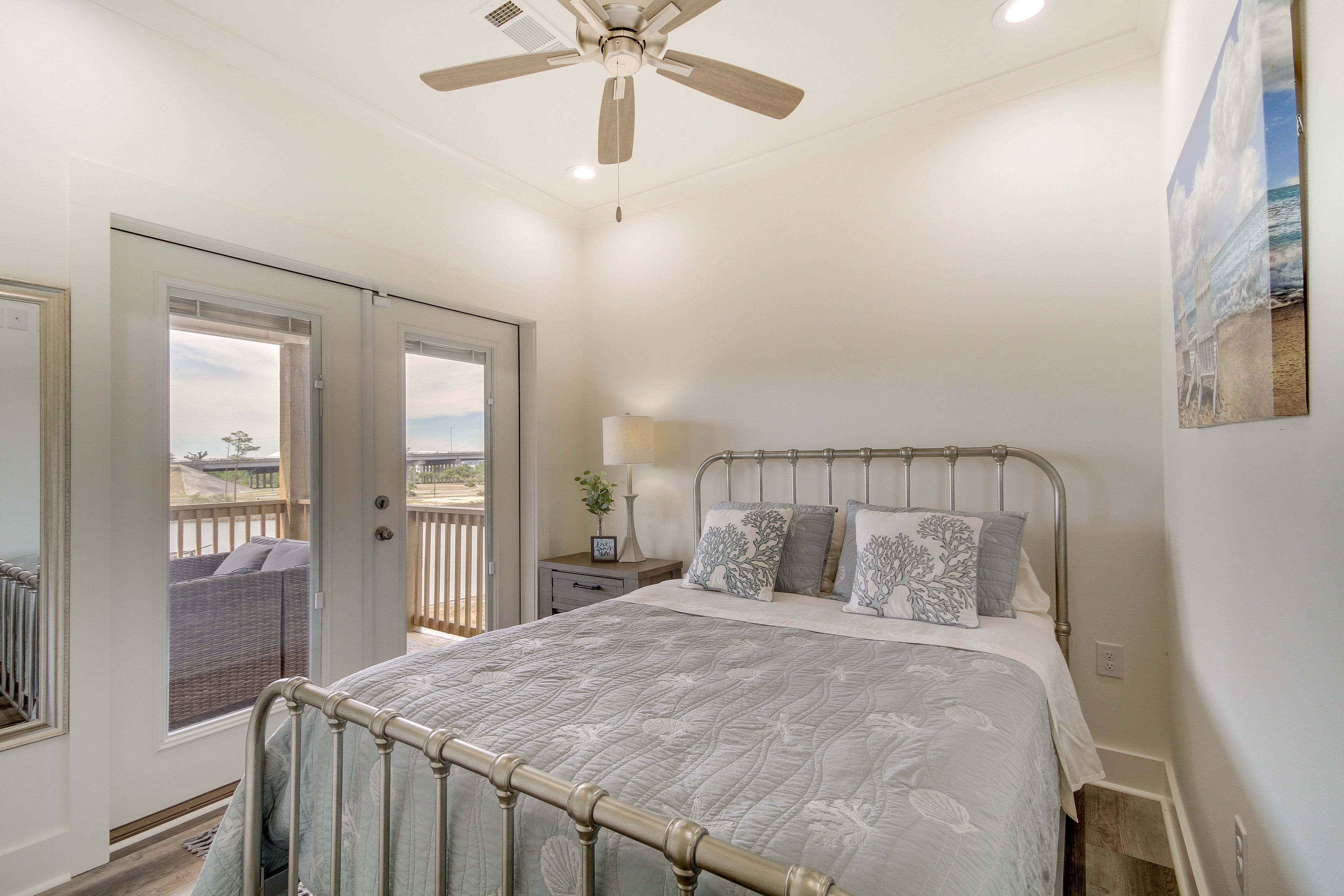 Bedroom 2 | Queen Bed