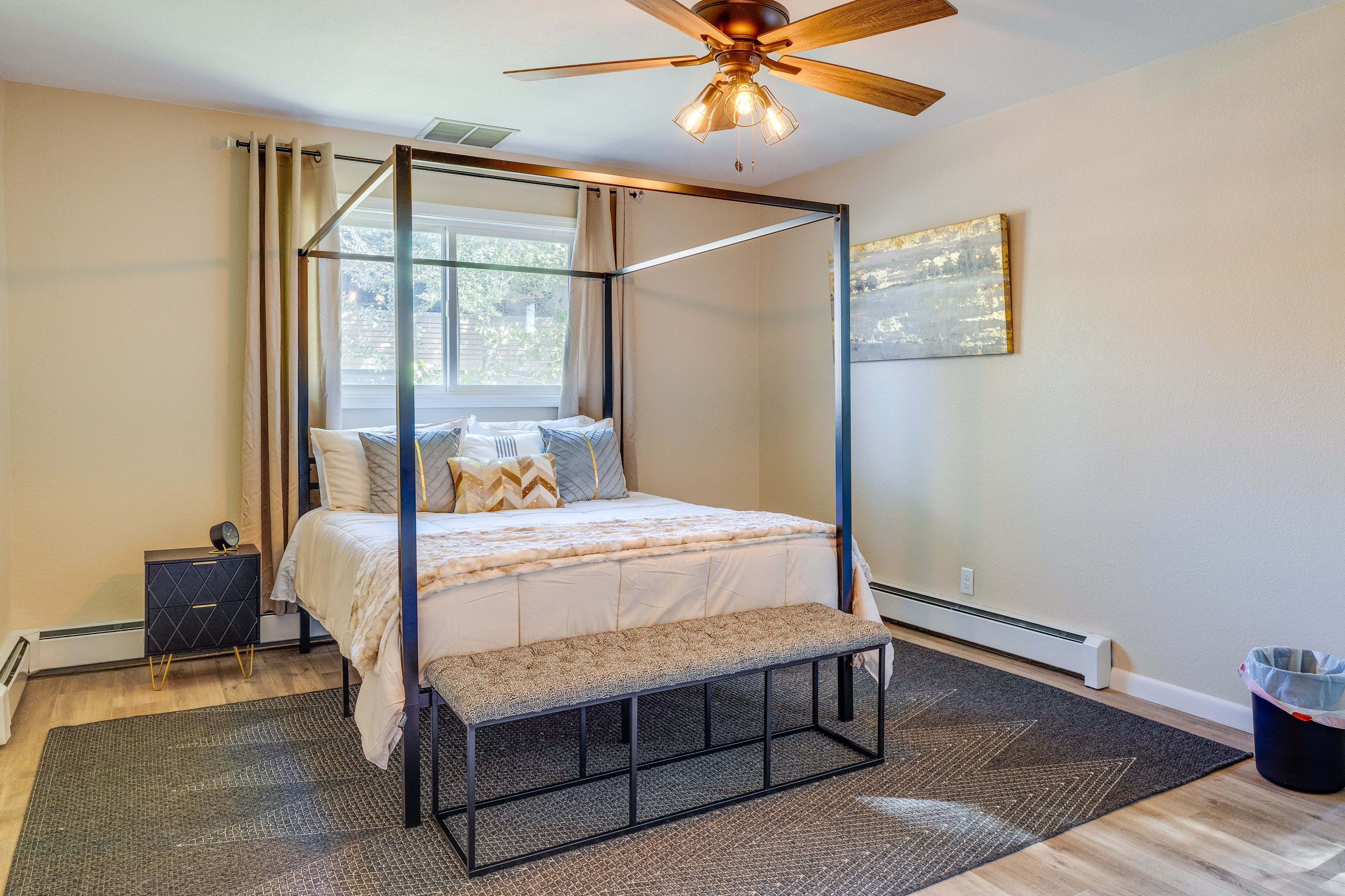Bedroom 2 | Queen Bed