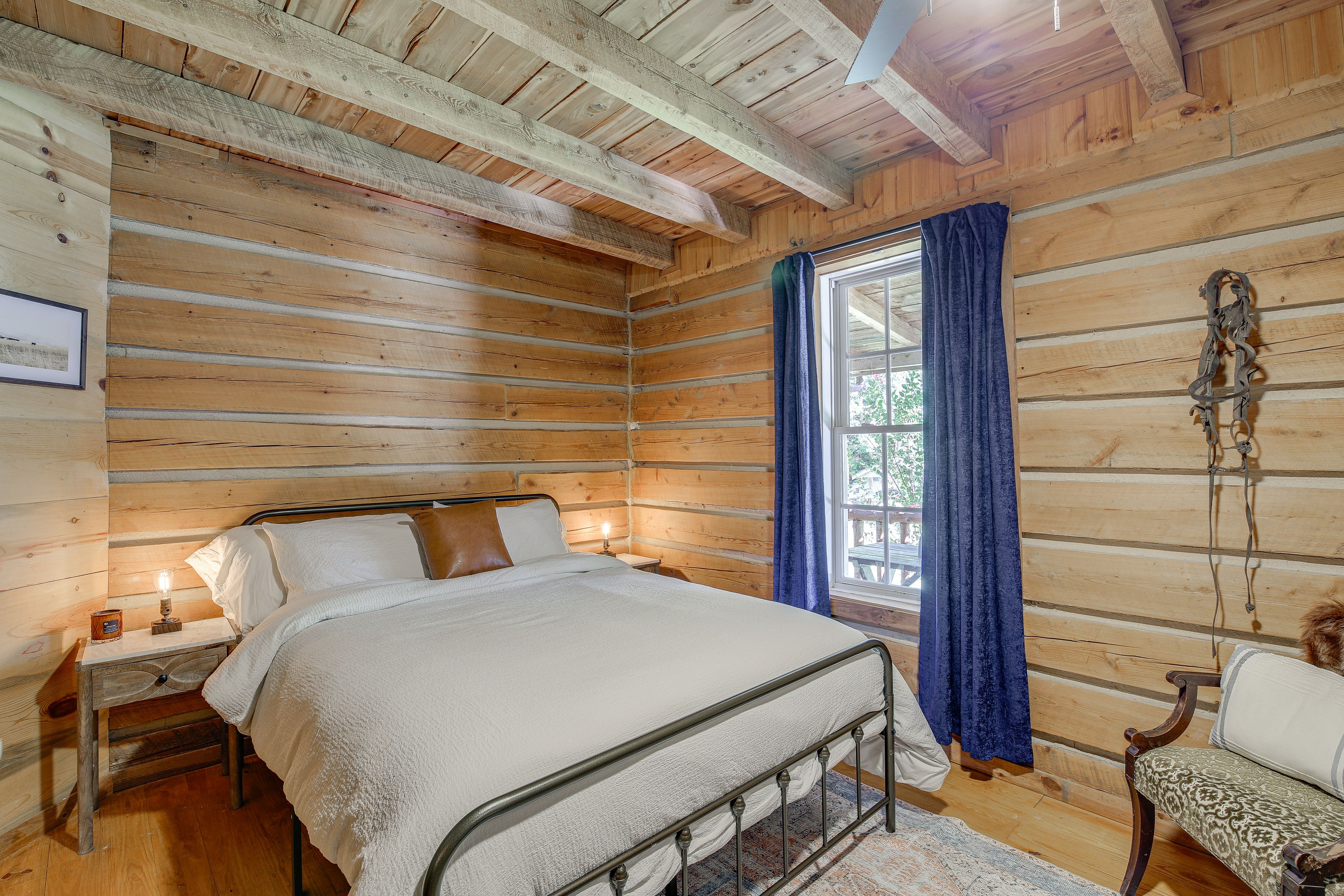 Bedroom 2 | 1st Floor | Queen Bed