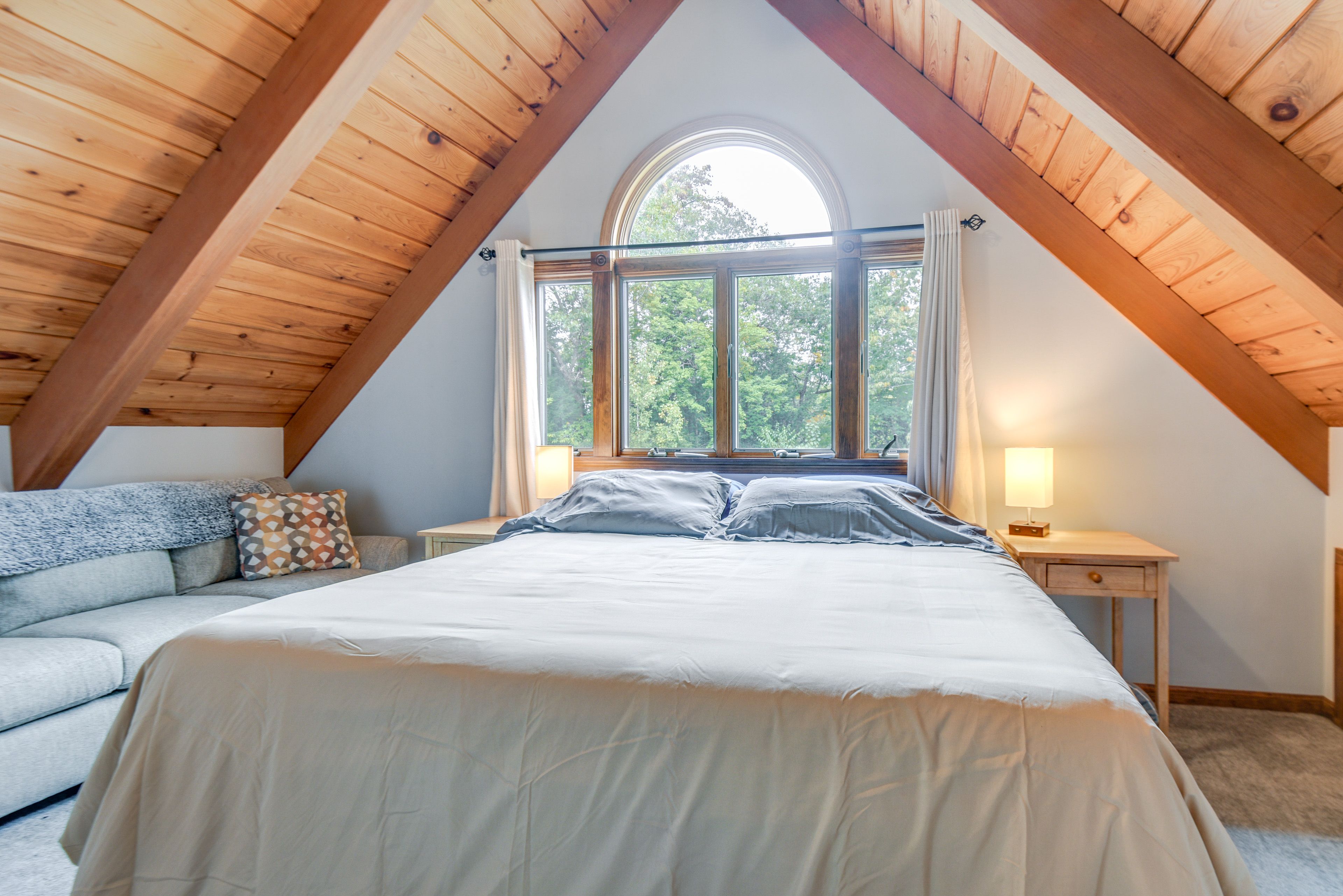 Bedroom 2 | King Bed | 2nd Floor