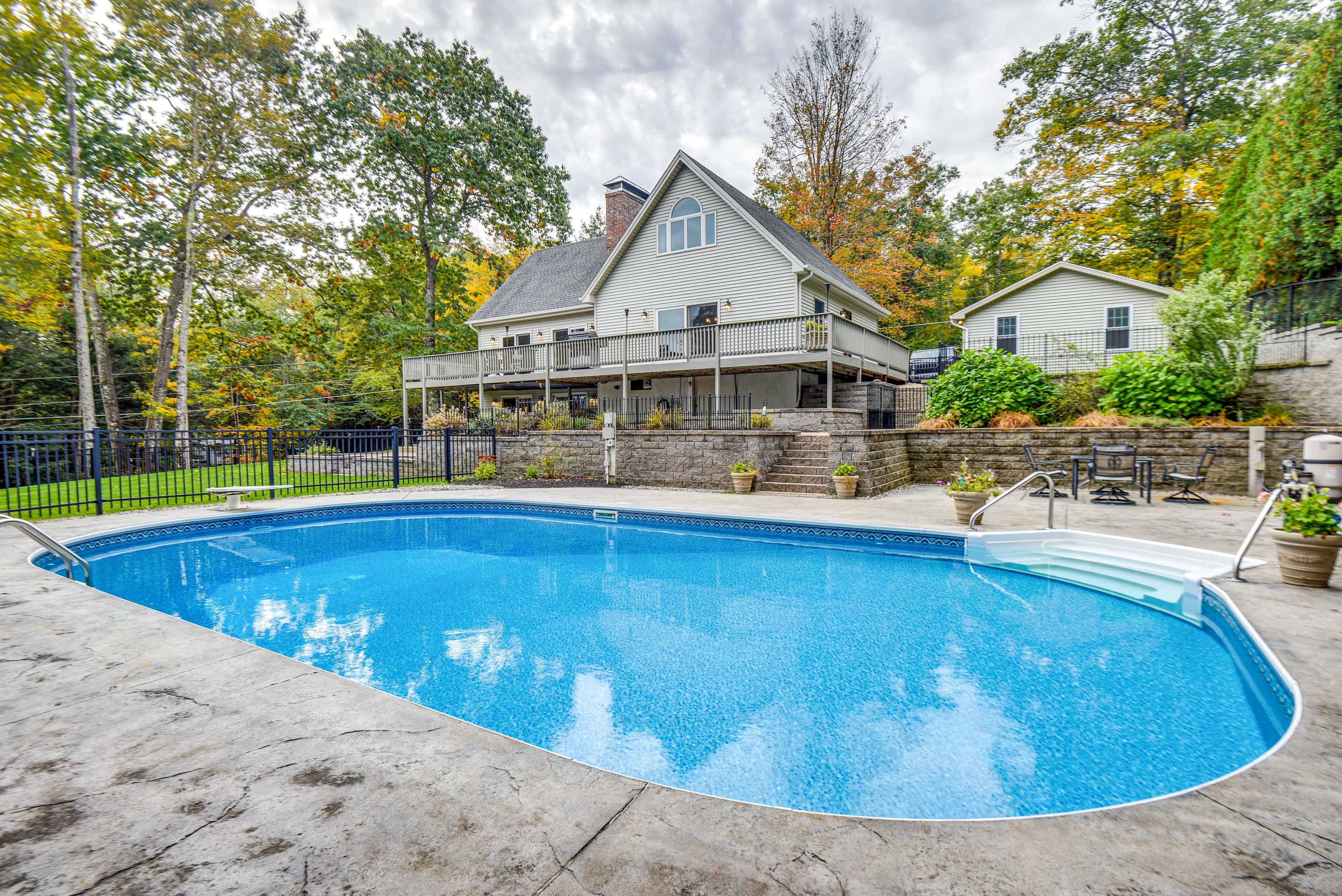 Milton Vacation Rental | 3BR | 2BA | 3,072 Sq Ft | Stairs Required