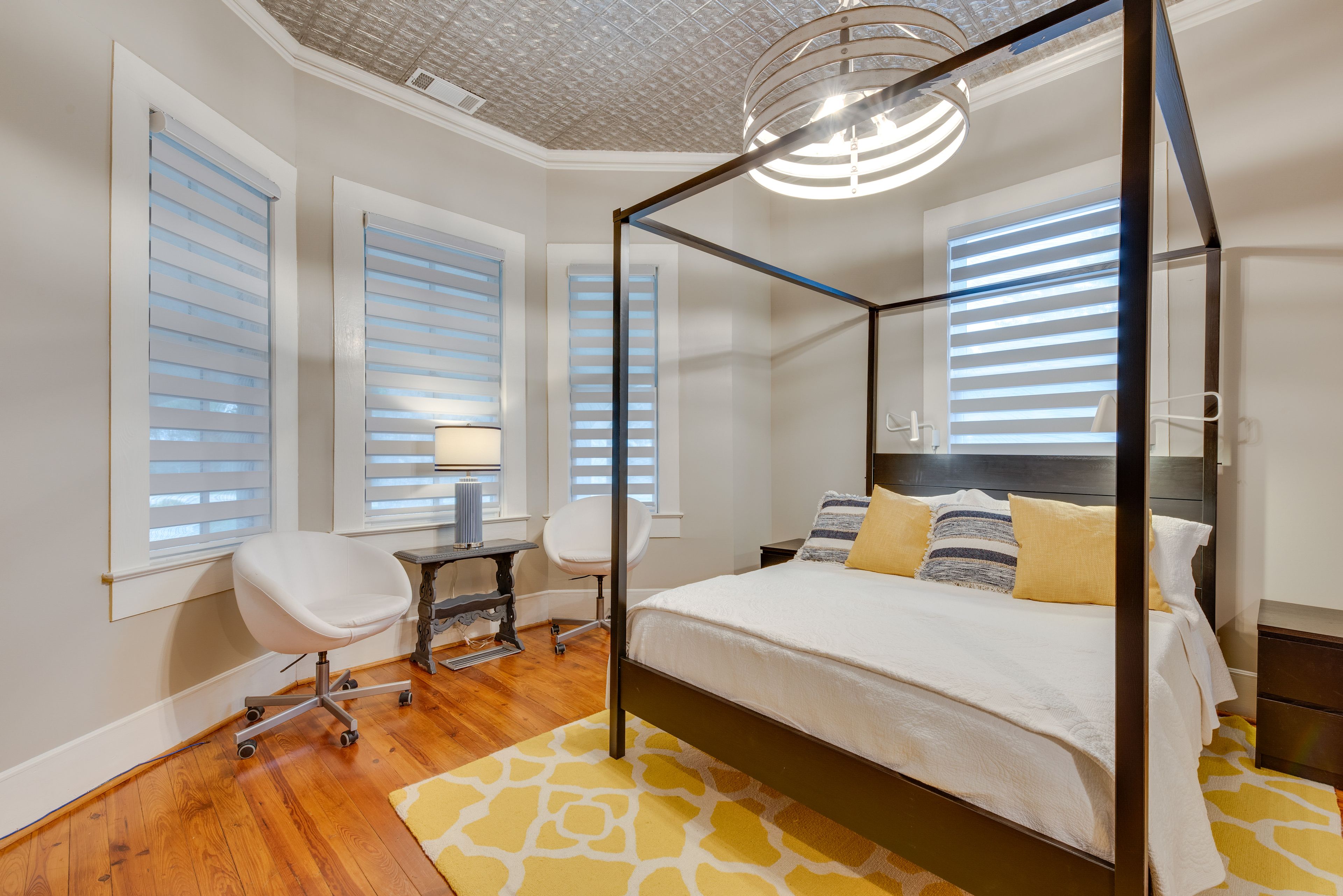 Bedroom | Queen Bed | Linens Provided | En-Suite Bathroom | Walk-In Closet