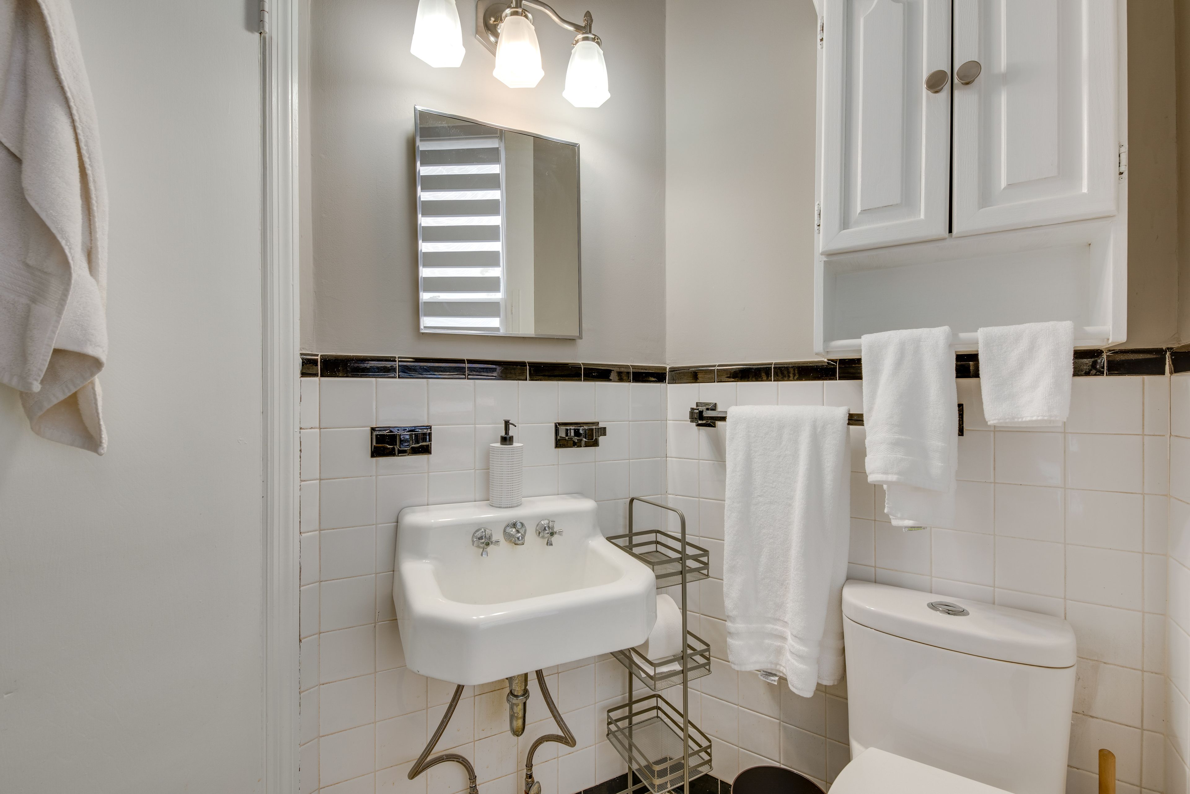 Full Bathroom | Towels Provided | Complimentary Toiletries | Hair Dryer