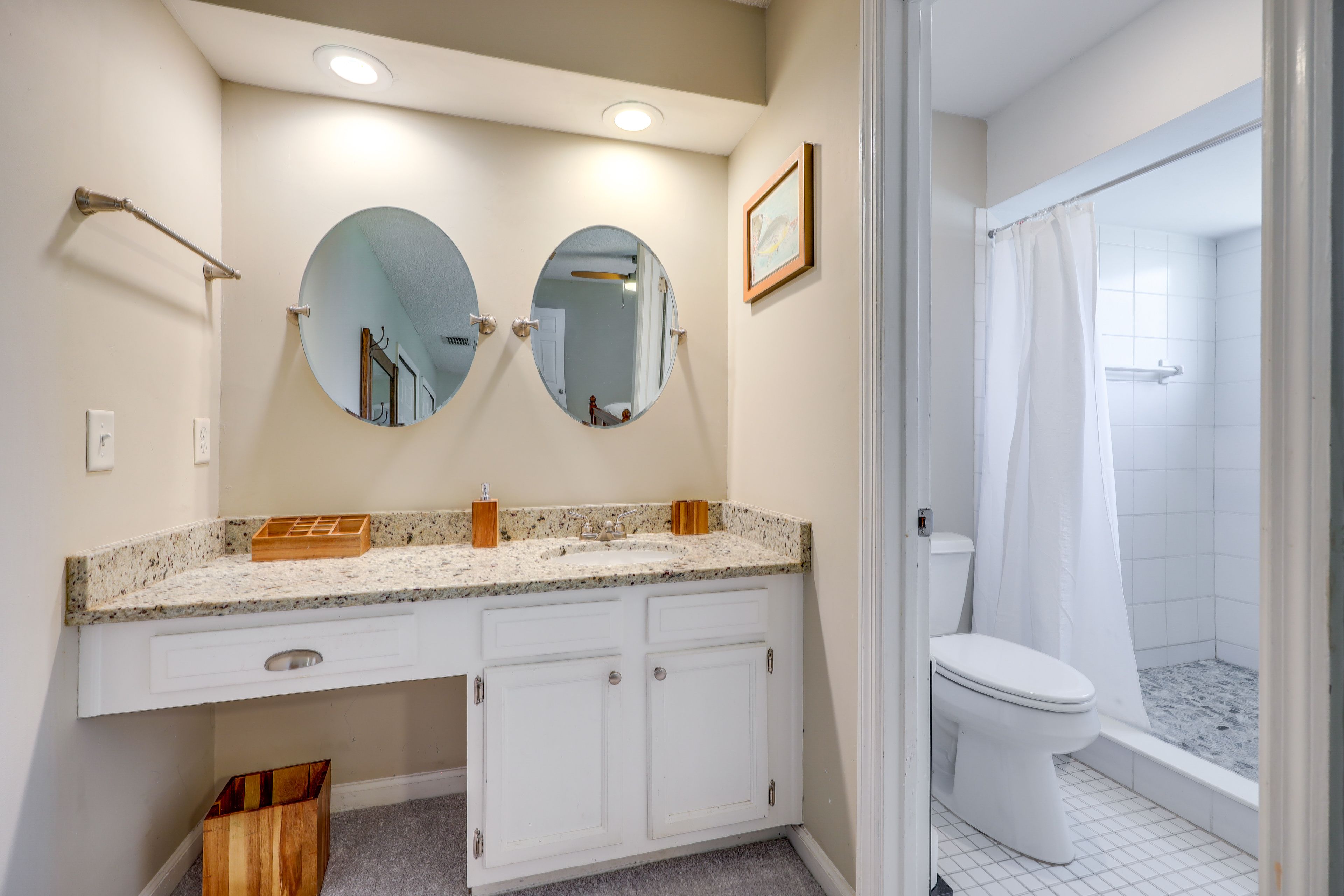 Bathroom | Complimentary Toiletries | Towels Provided