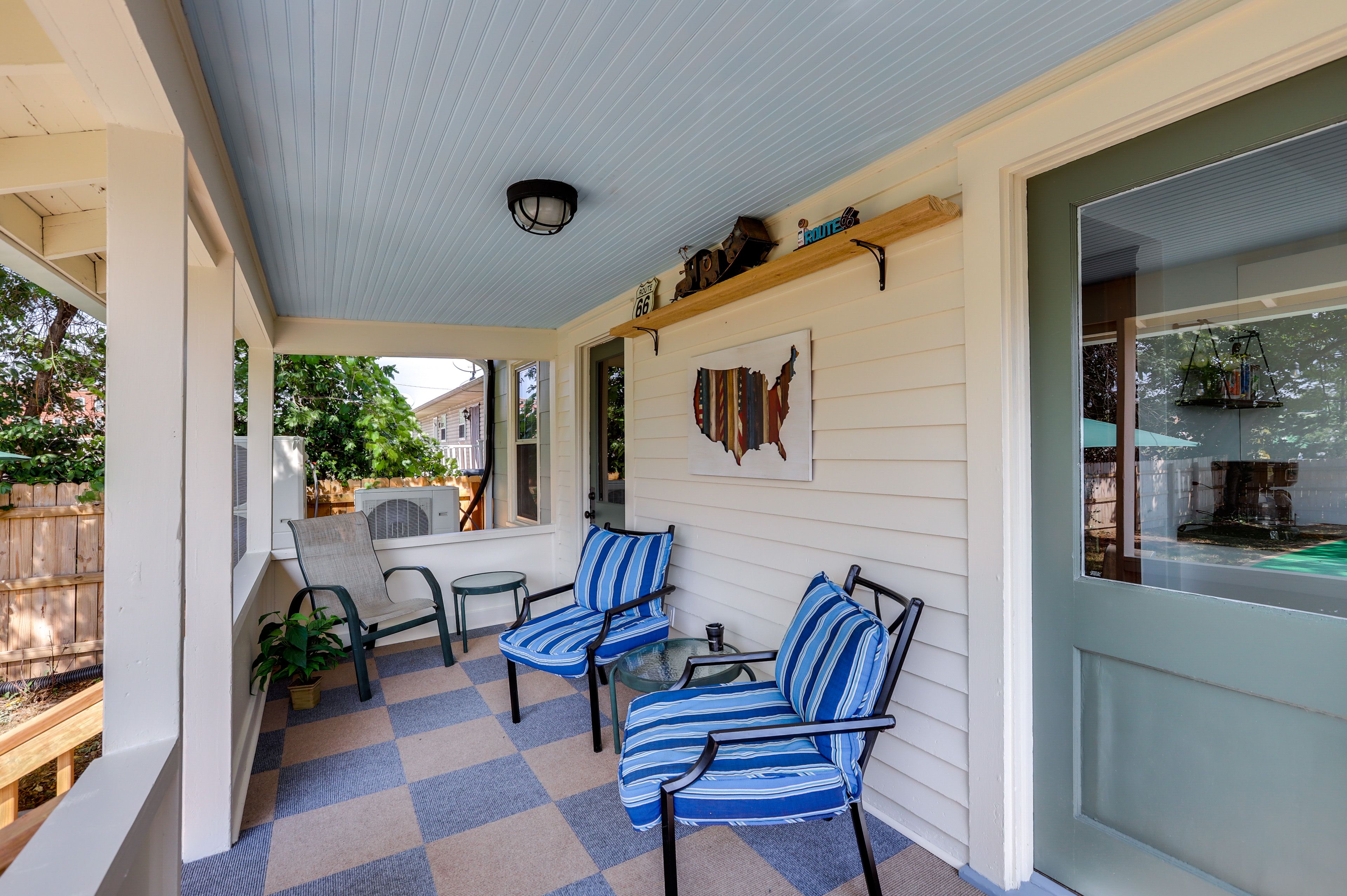 Deck | Outdoor Seating