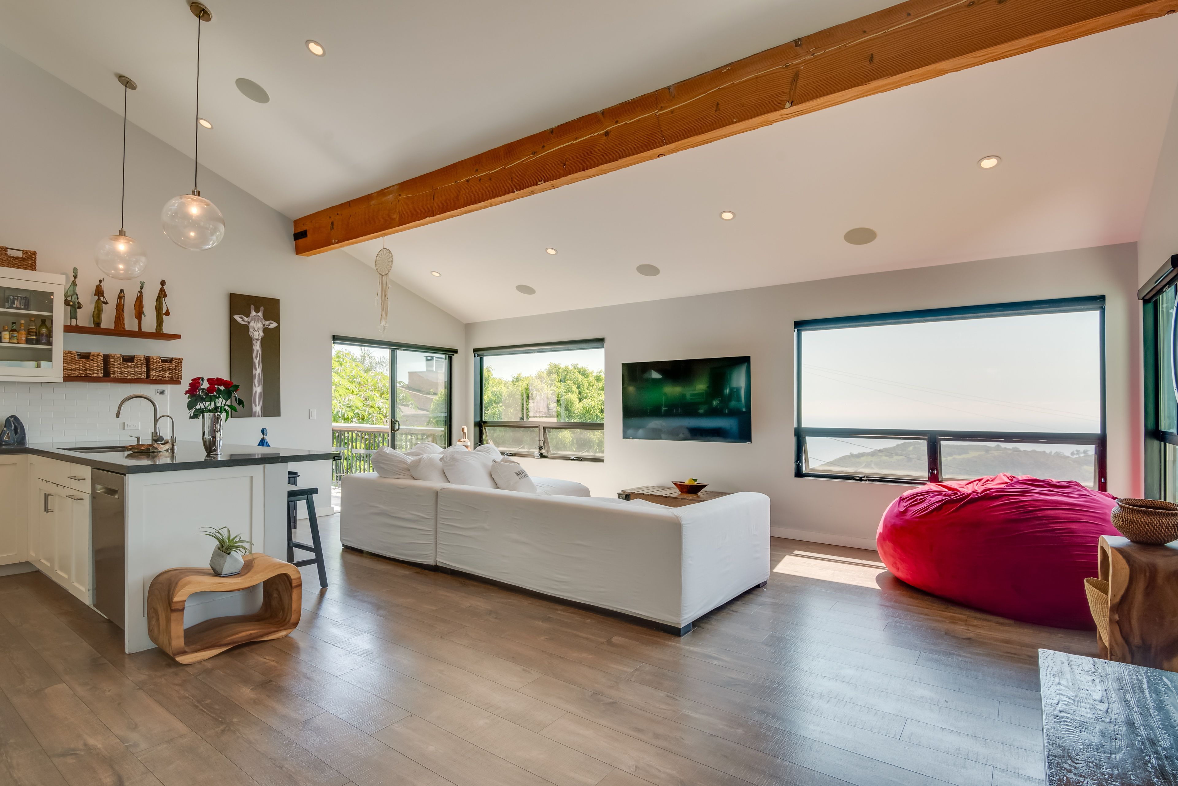 Living Room | Free WiFi | Smart TV | Central A/C