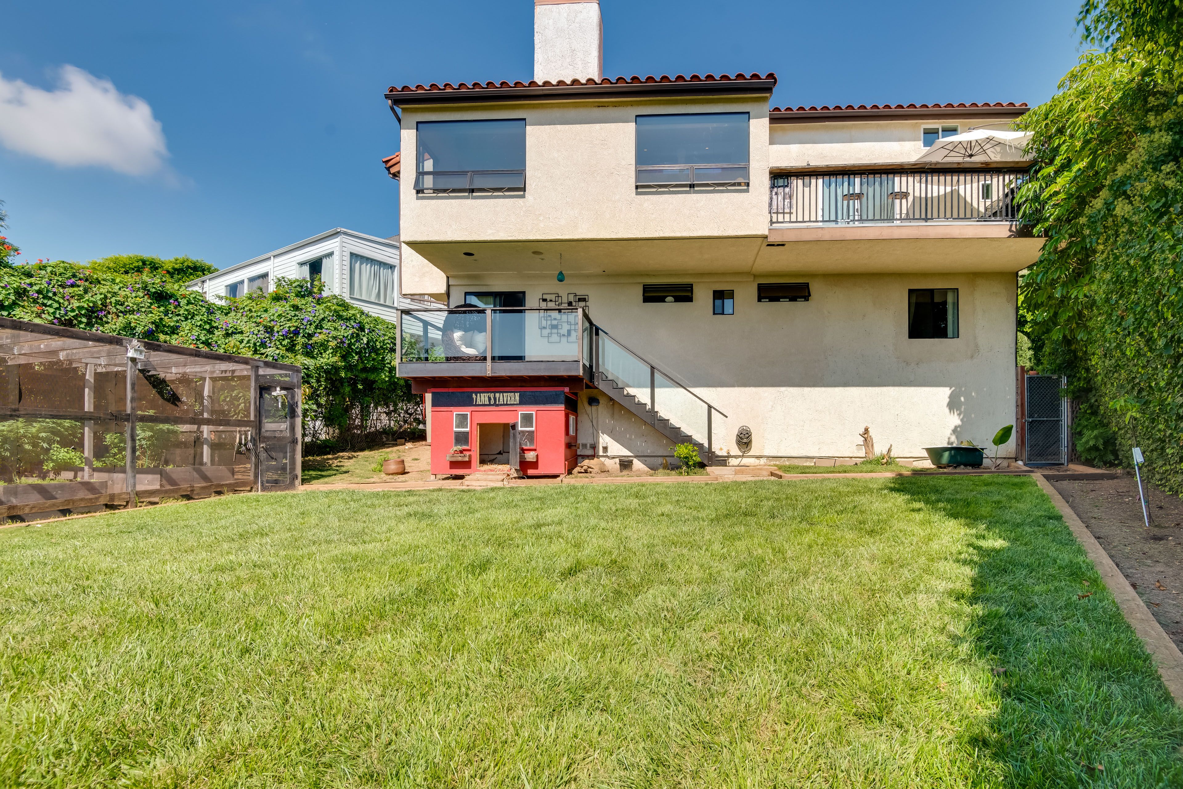 Shared Lawn | On-Site Farm & Tortoise Sanctuary