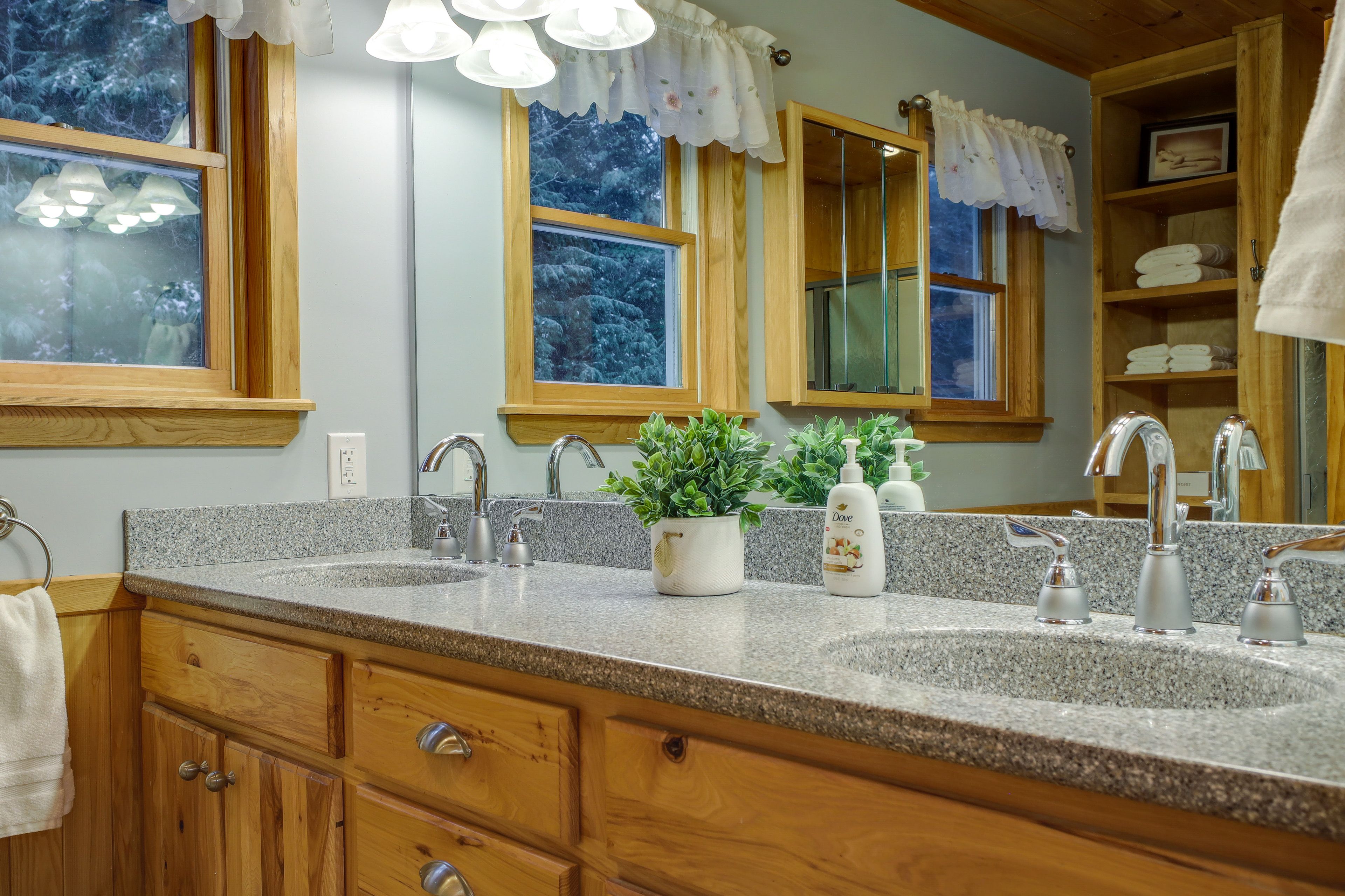 En-Suite Bathroom | Complimentary Toiletries