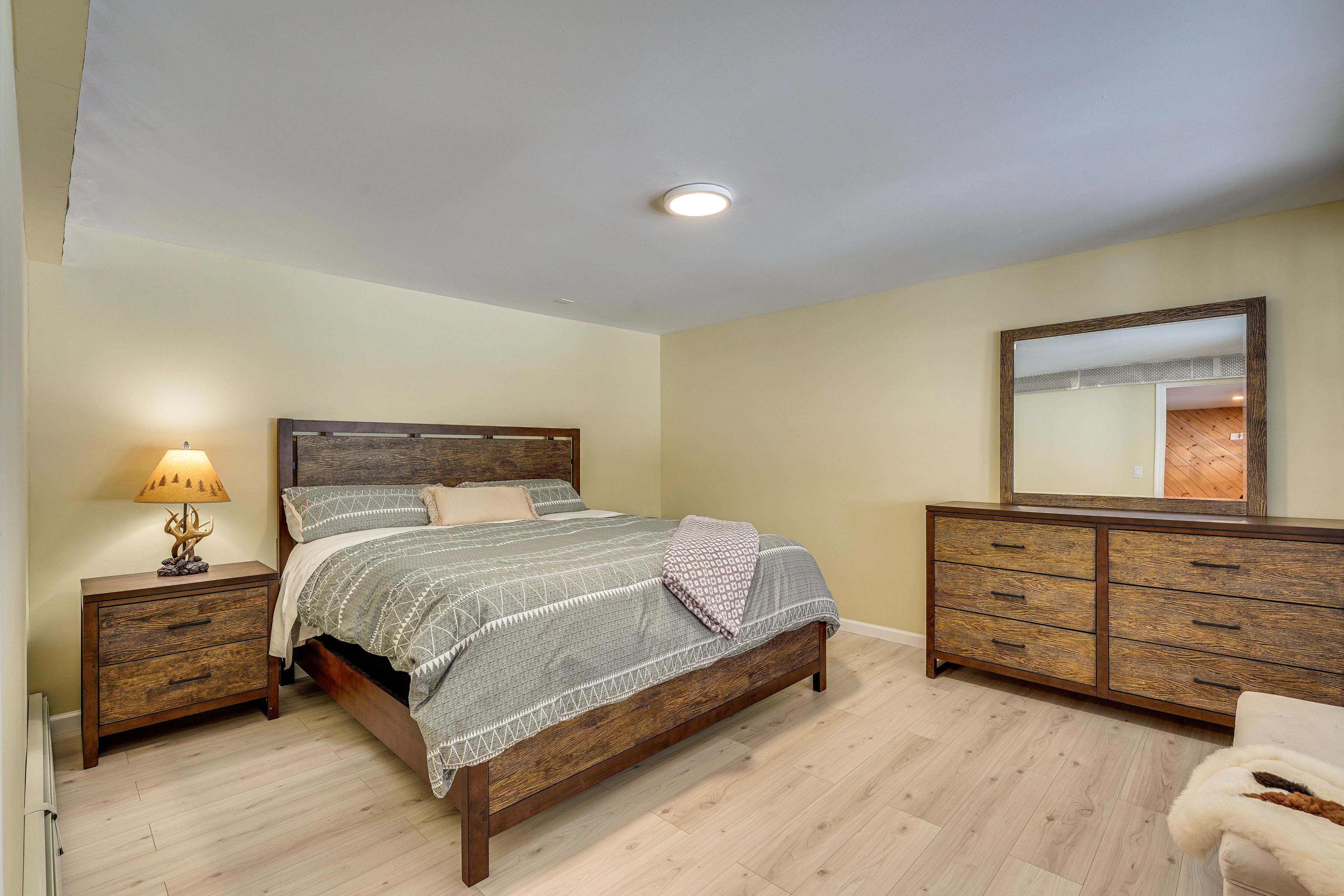 Bedroom 1 | King Bed | Ground Floor