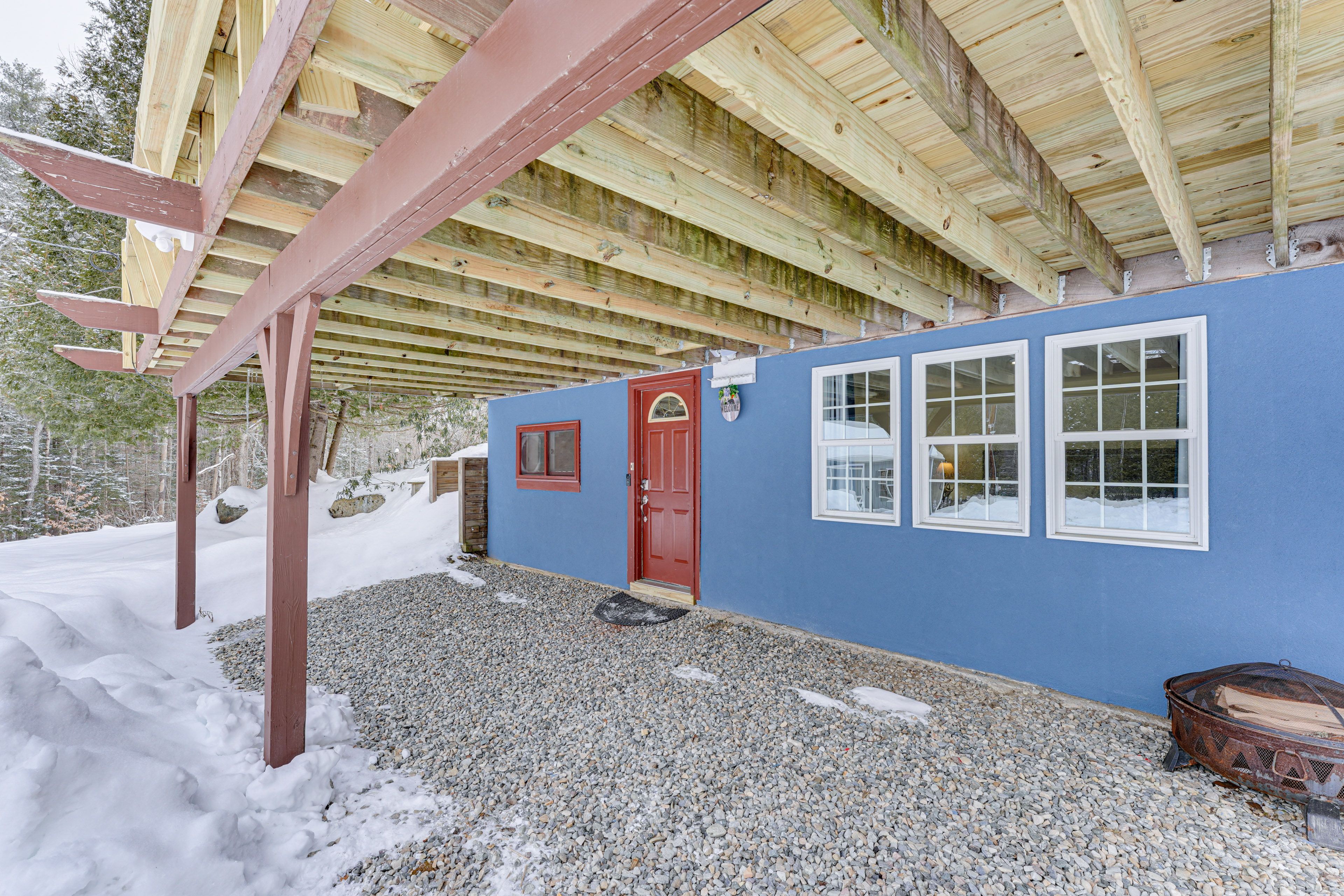 Cabin Exterior | Wood-Burning Fire Pit