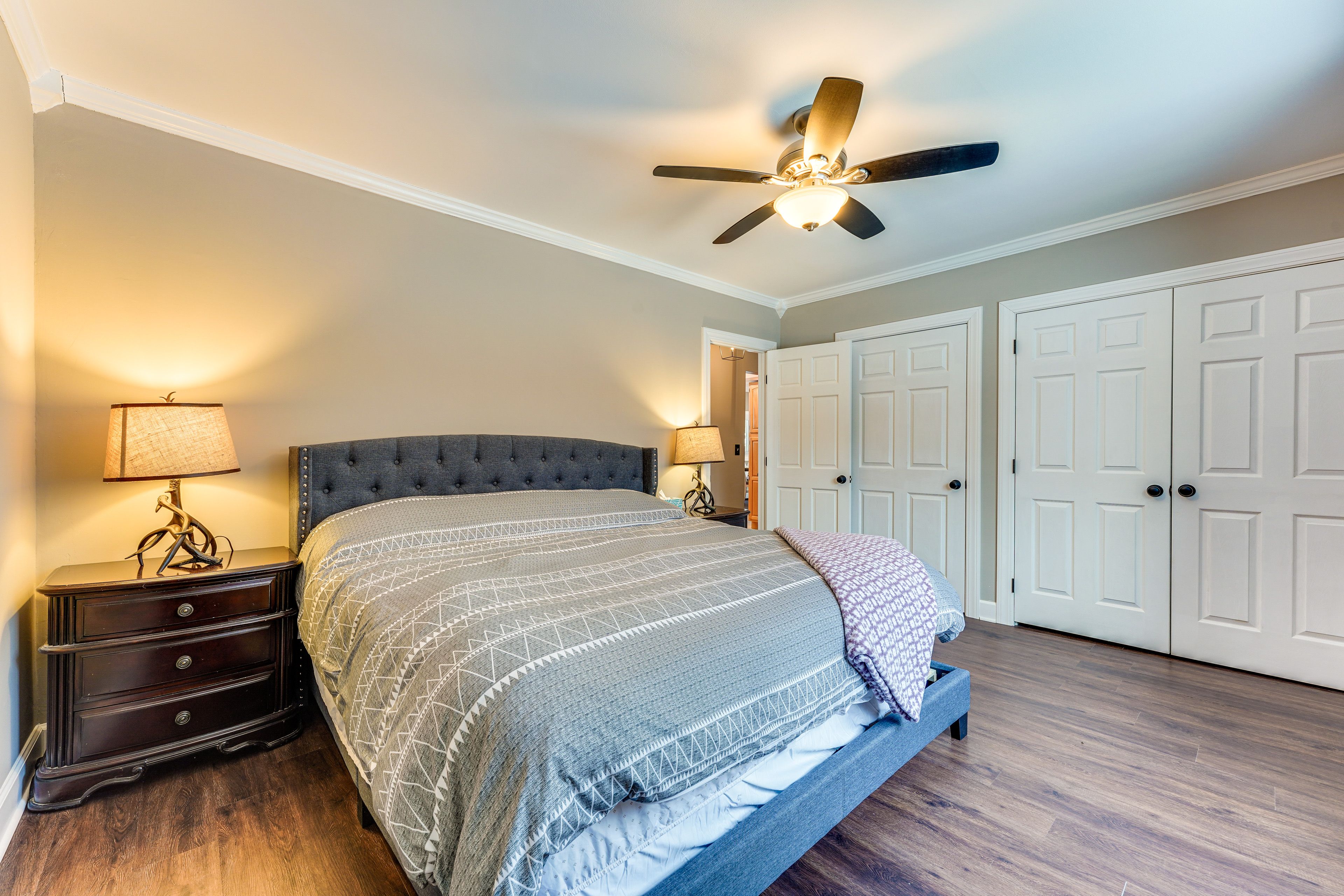 Bedroom 2 | King Bed | Main Floor