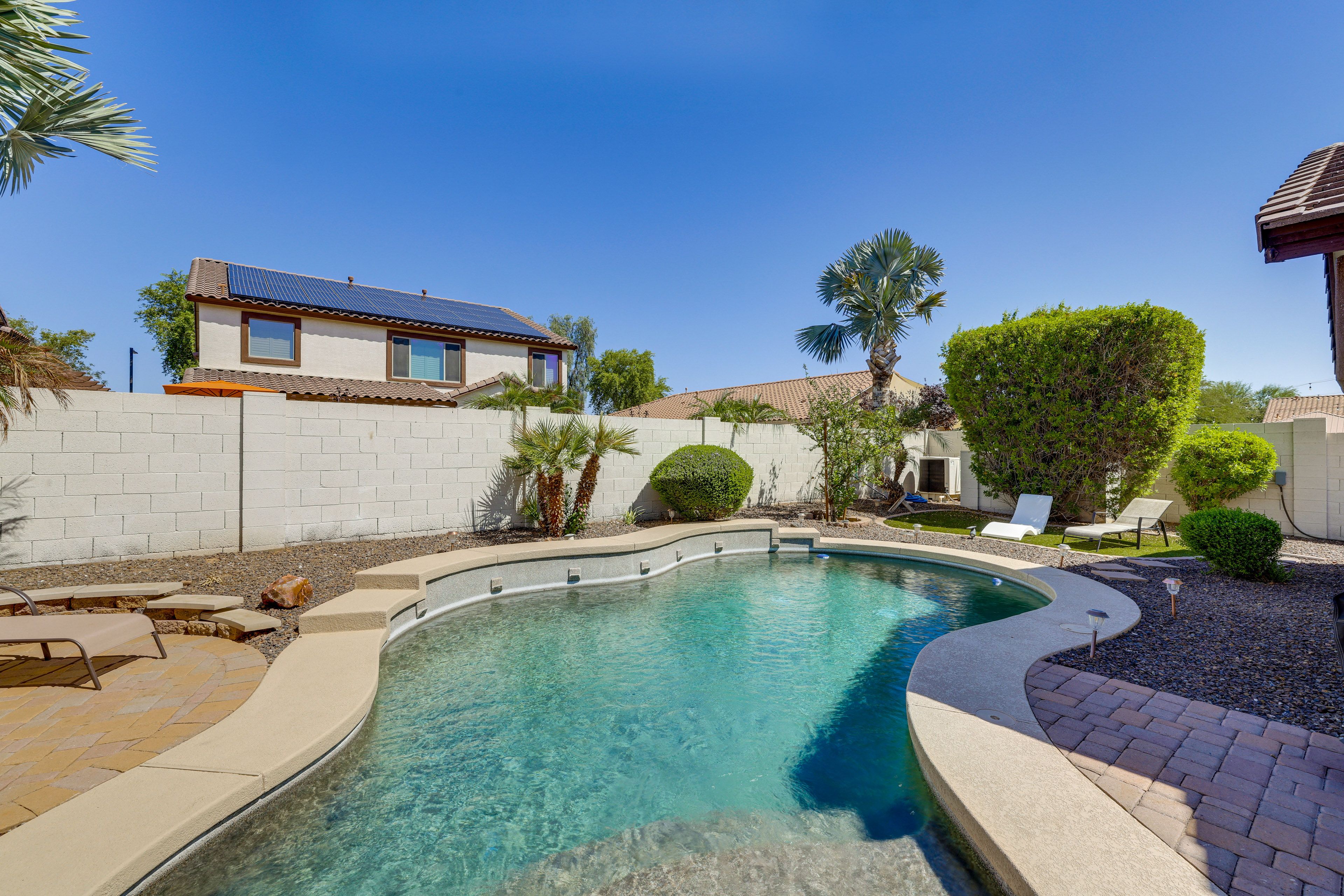 Private Yard | Heated Pool | Hot Tub | Pool Toys | Beach Chairs & Towels