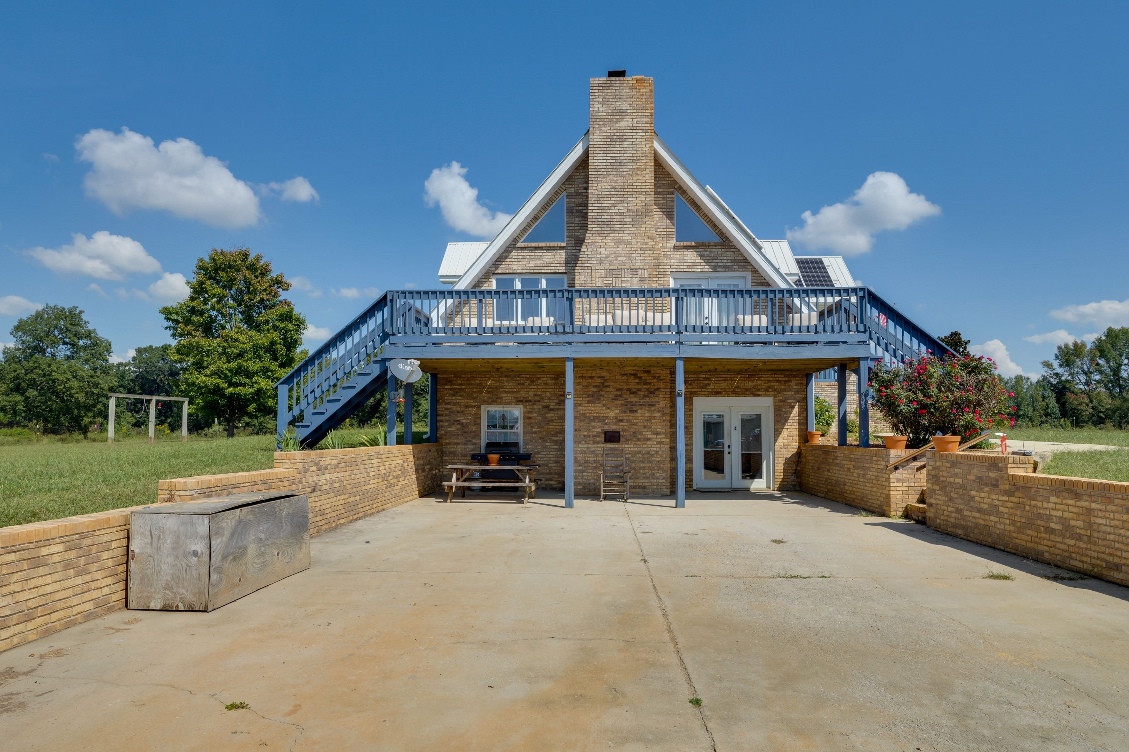 Parking | Driveway (2 Vehicles) | No Garage Access