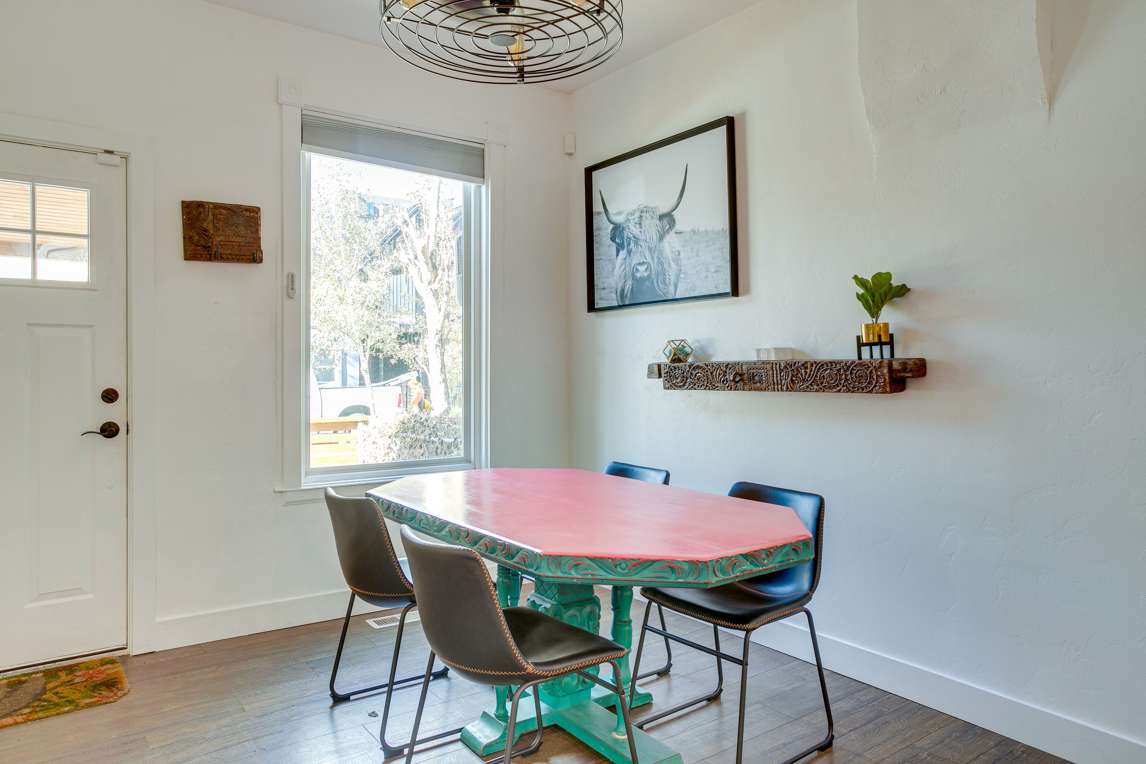 Dining Area | Dishware/Flatware Provided | Free WiFi