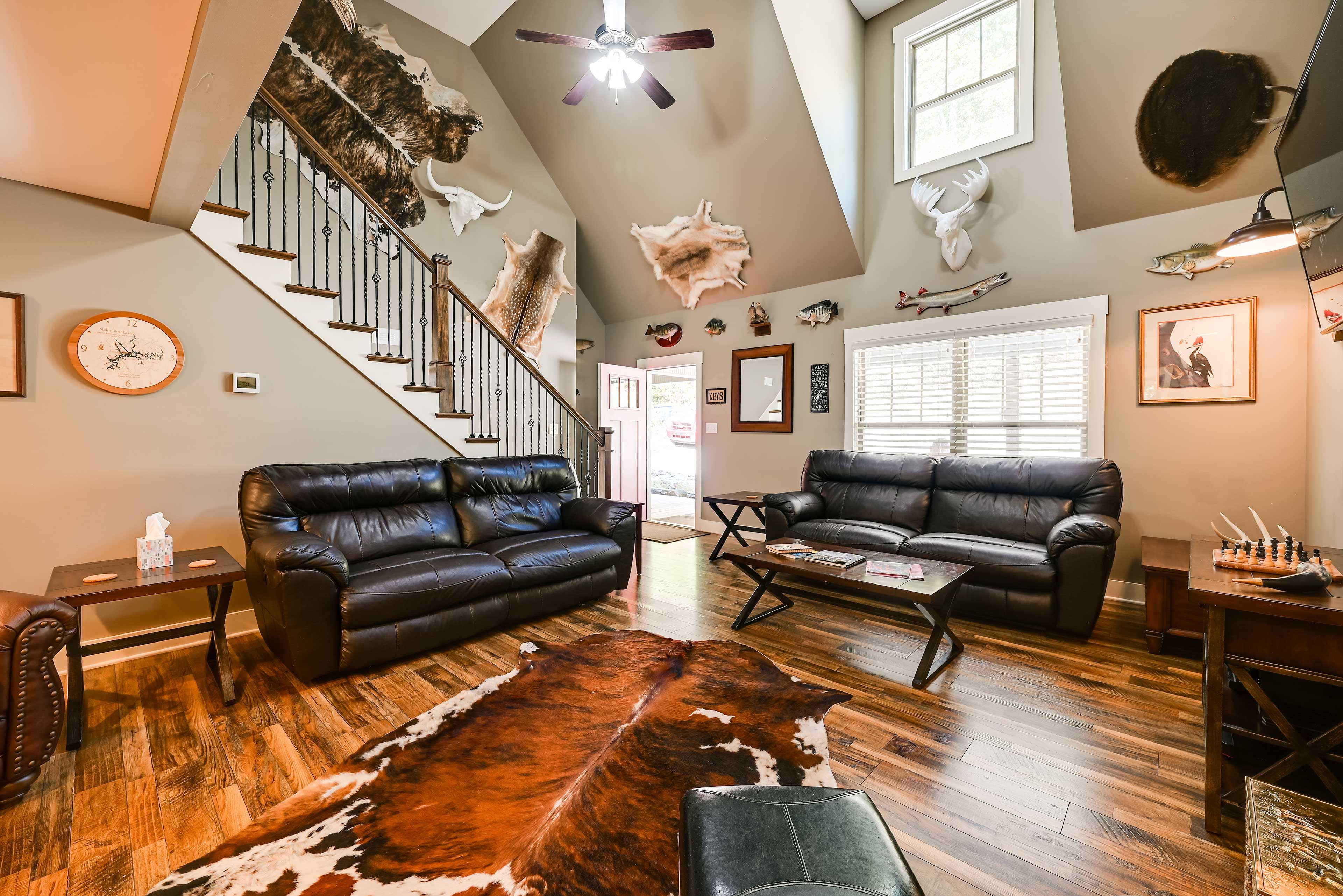 Living Room | 1st Floor | Smart TV | Free WiFi