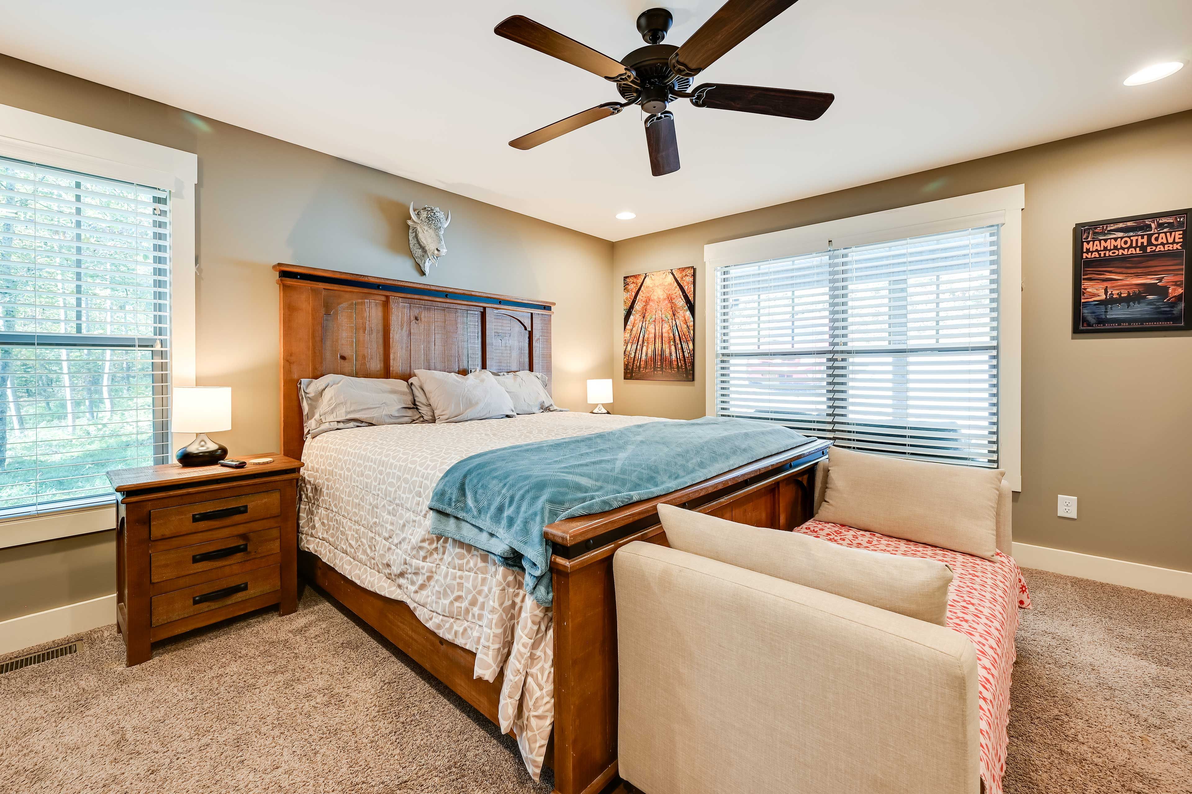 Bedroom 1 | 1st Floor | King Bed | Smart TV | Linens Provided
