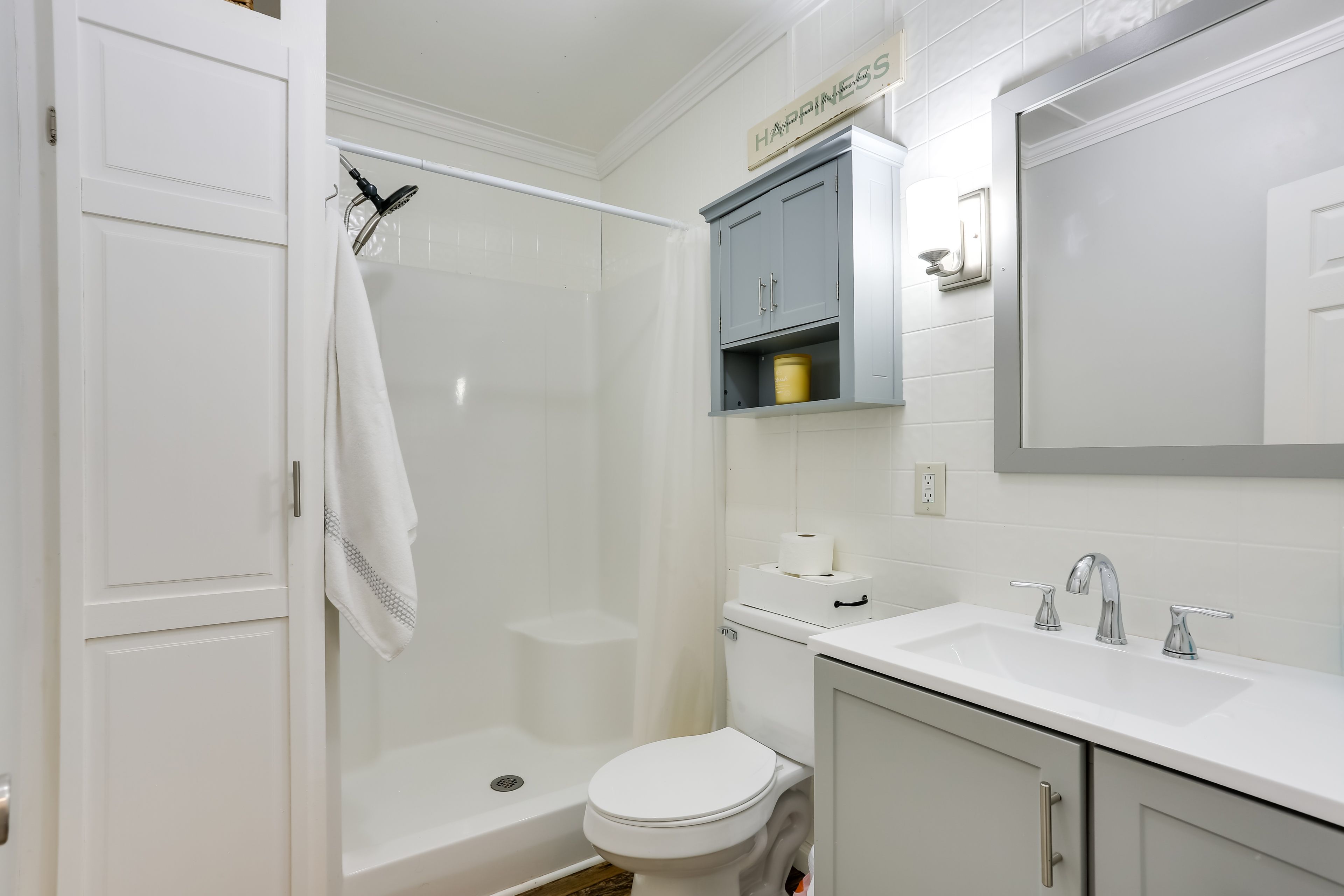 Full Bathroom