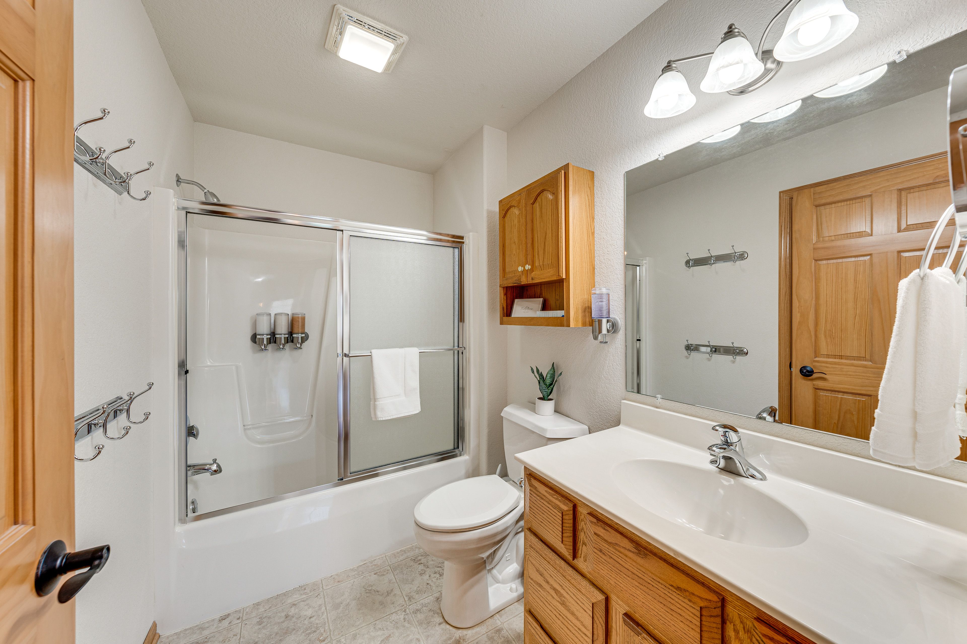 Full Bathroom