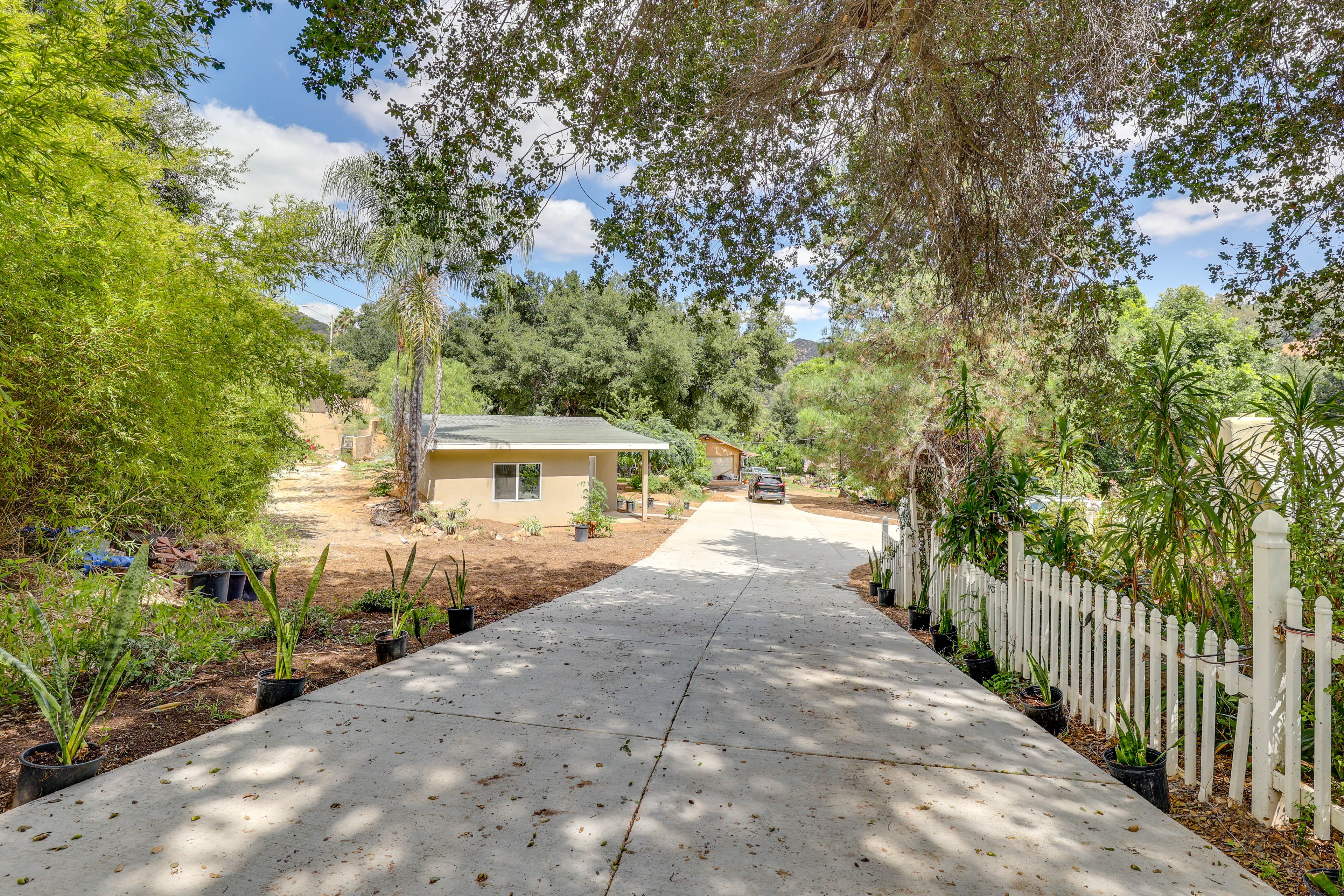 Parking | Driveway (2 Vehicles) | RV/Trailer Parking